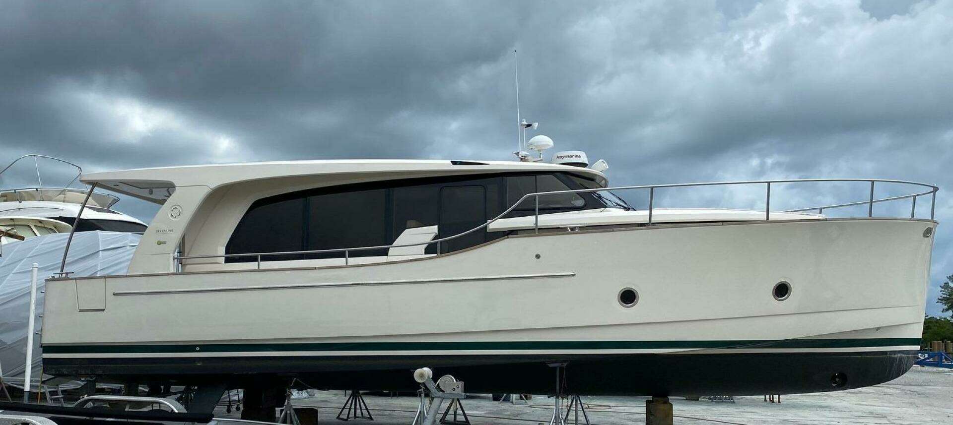 2019 Greenline 40 Hybrid - Image 2