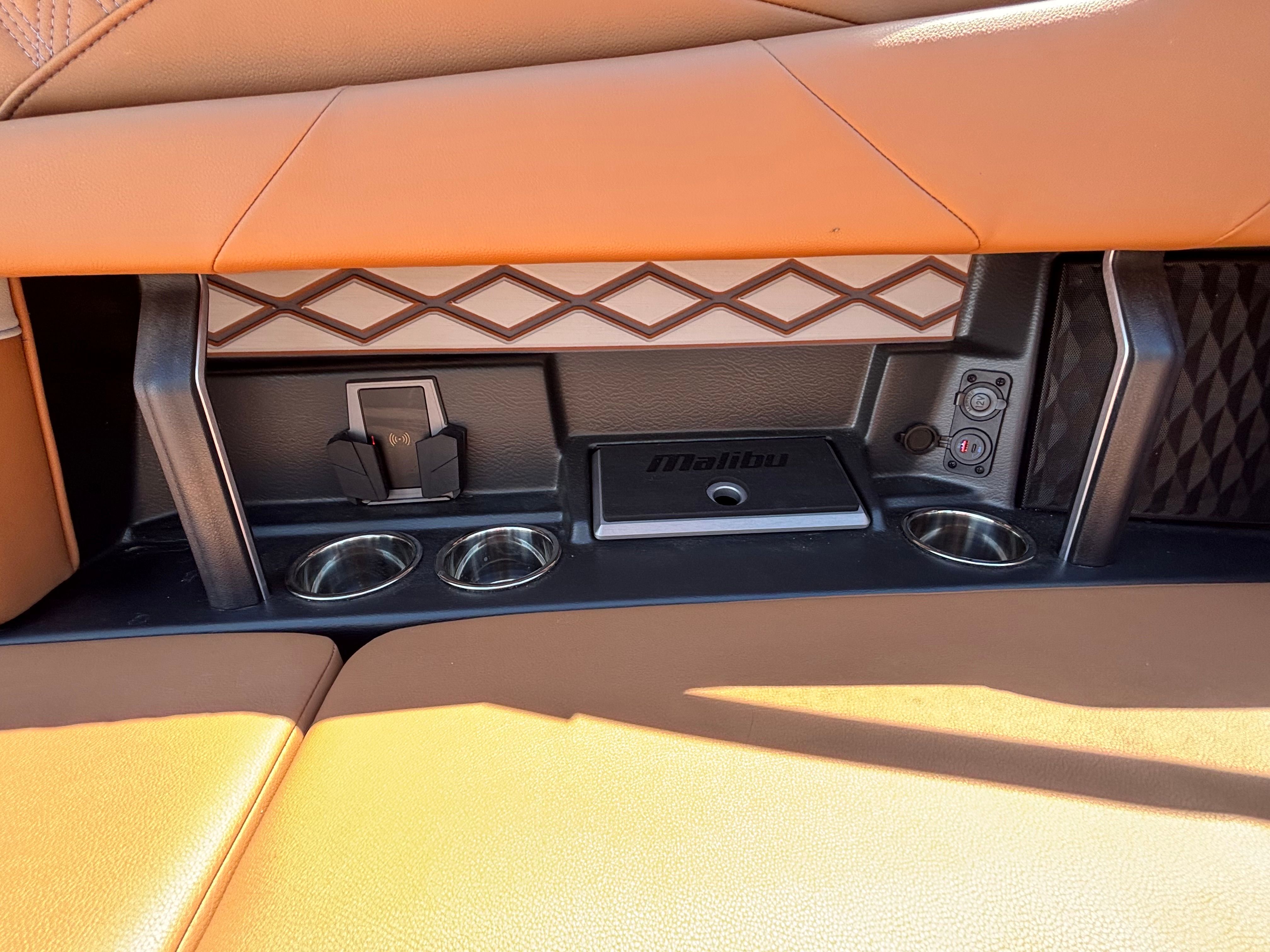 2026 Malibu M230 - 8