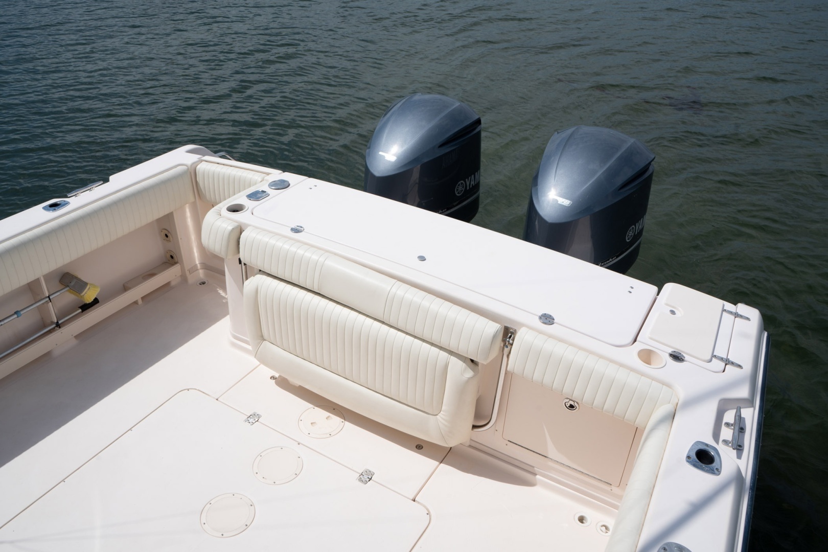 2009 Grady-White Express 330 - Image 4