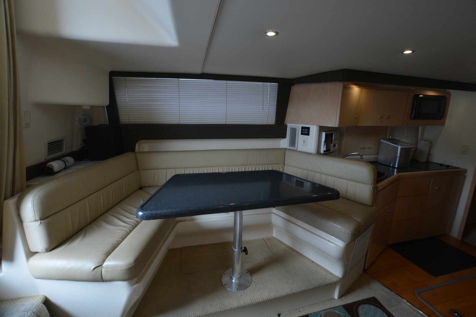 2000 Carver 350 Mariner - Image 12