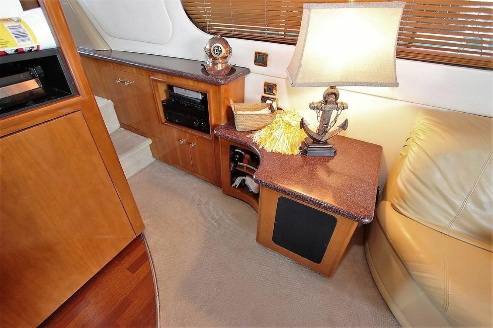 2001 Carver 570 Voyager Pilothouse - Image 26