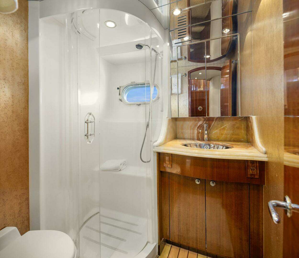 2001 Hatteras Cockpit Motoryacht - Image 16