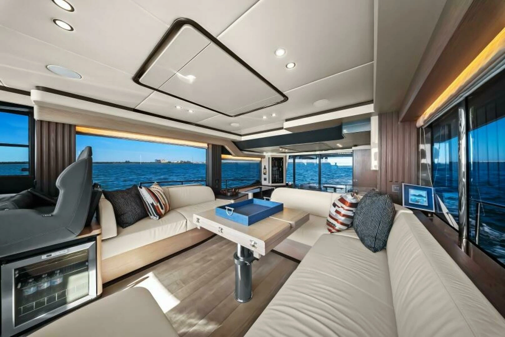 2025 Absolute Navetta 53 - Image 13