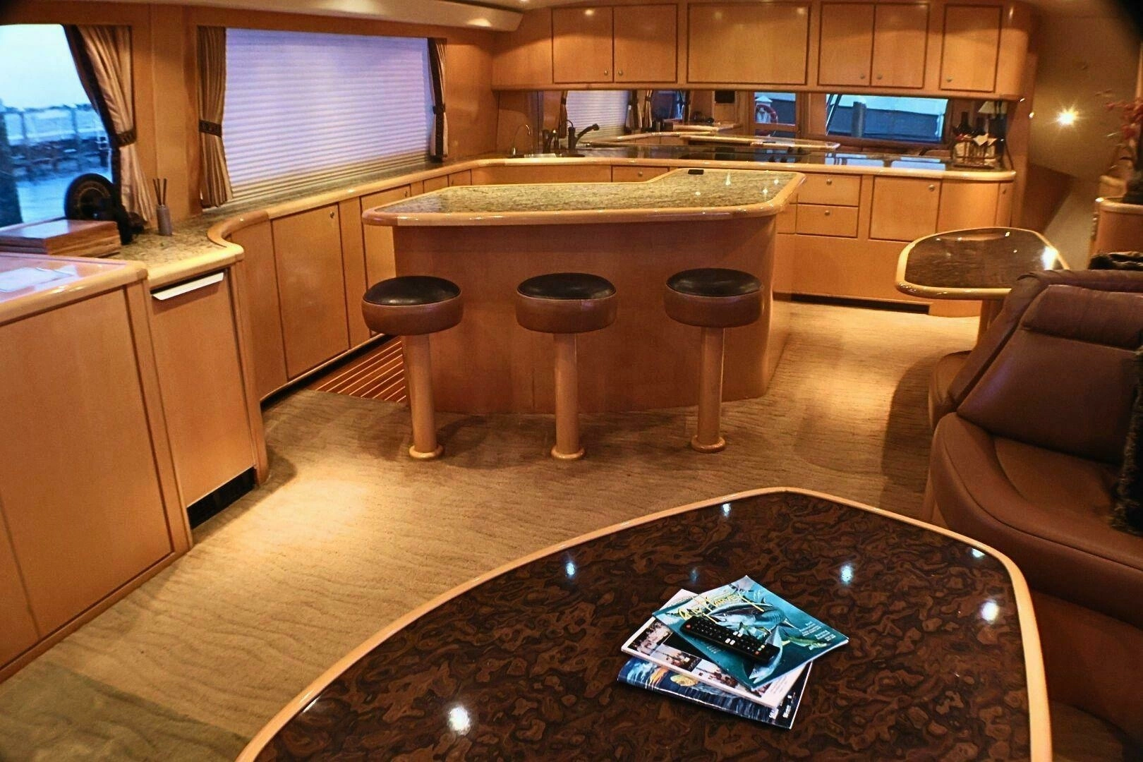 2001 Donzi 73 Sport Yacht - Image 7