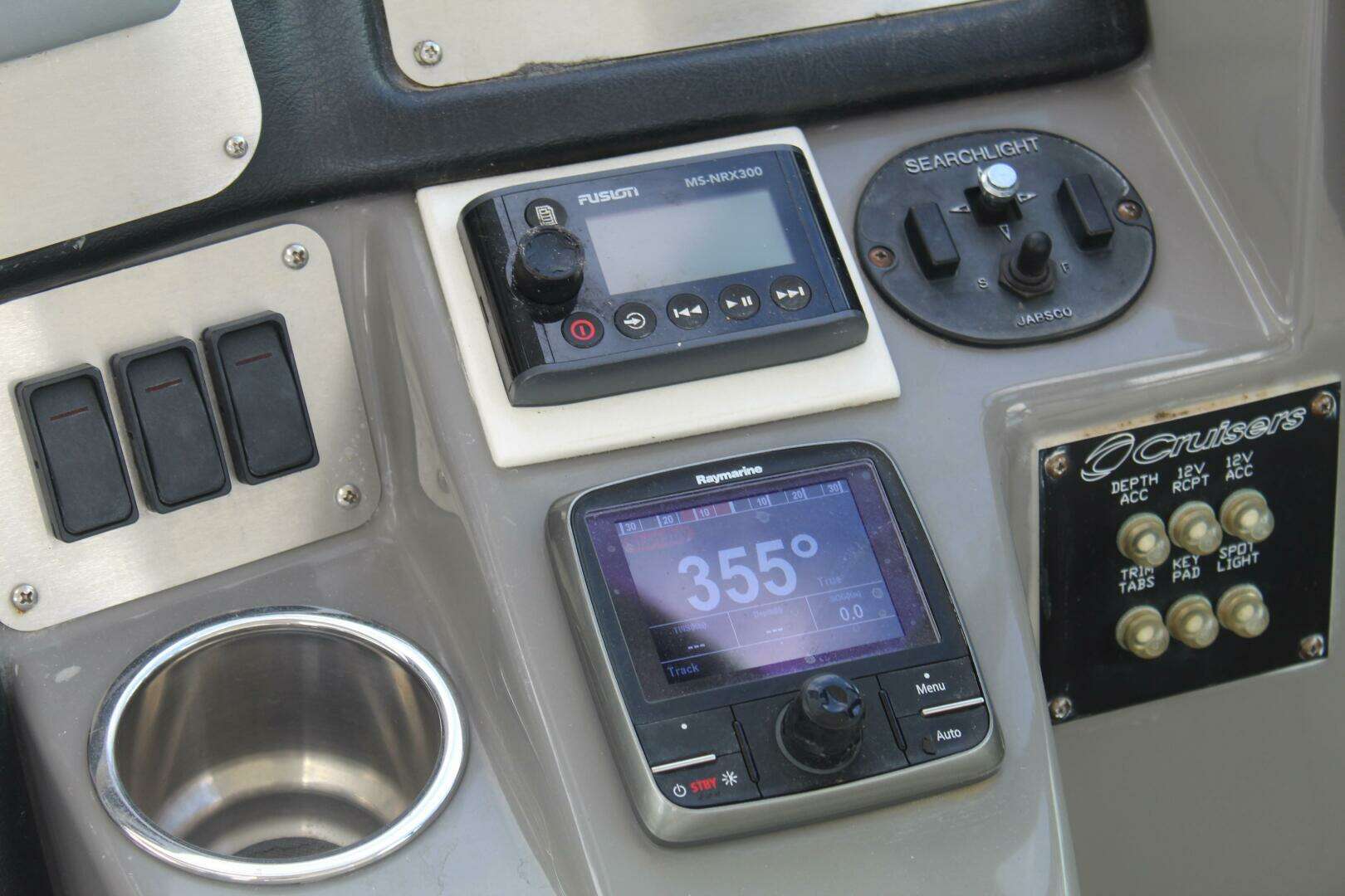 2007 Cruisers Yachts 420 Express - Image 12