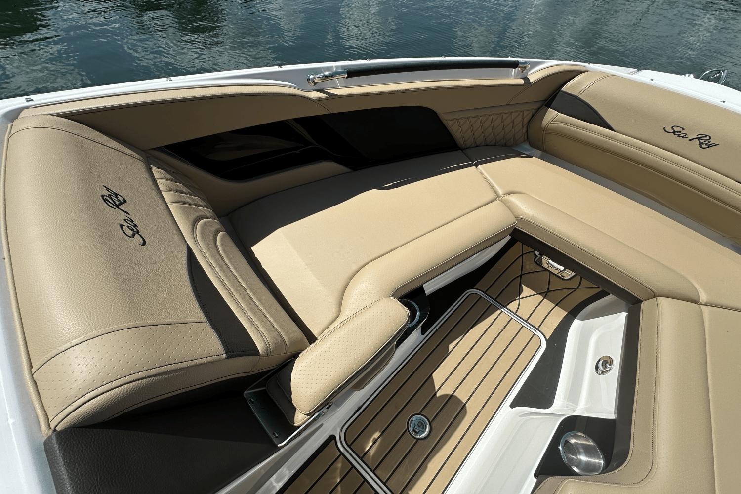2026 Sea Ray SLX 280 - 12