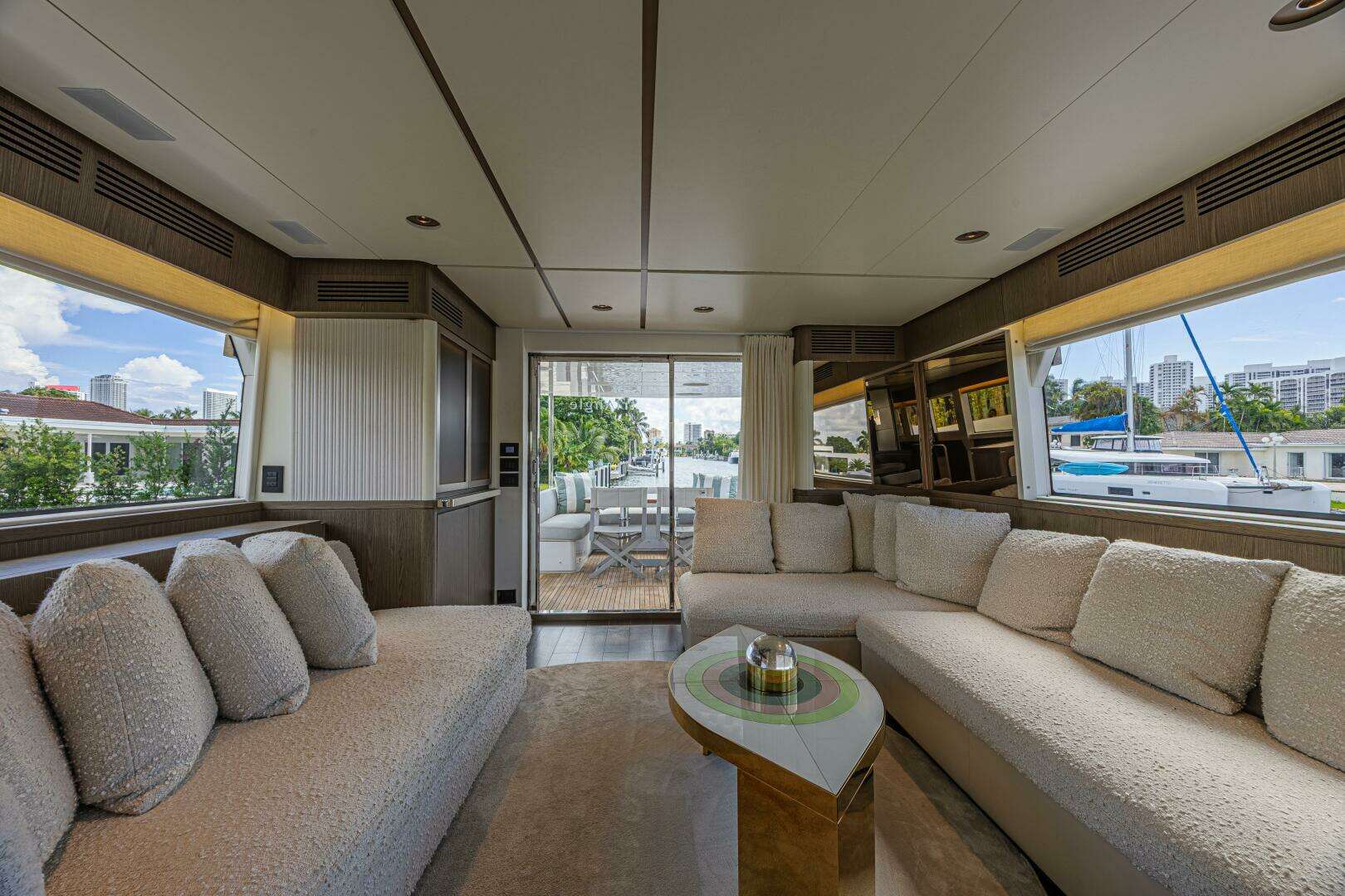2022 Azimut Magellano 66 - Image 6