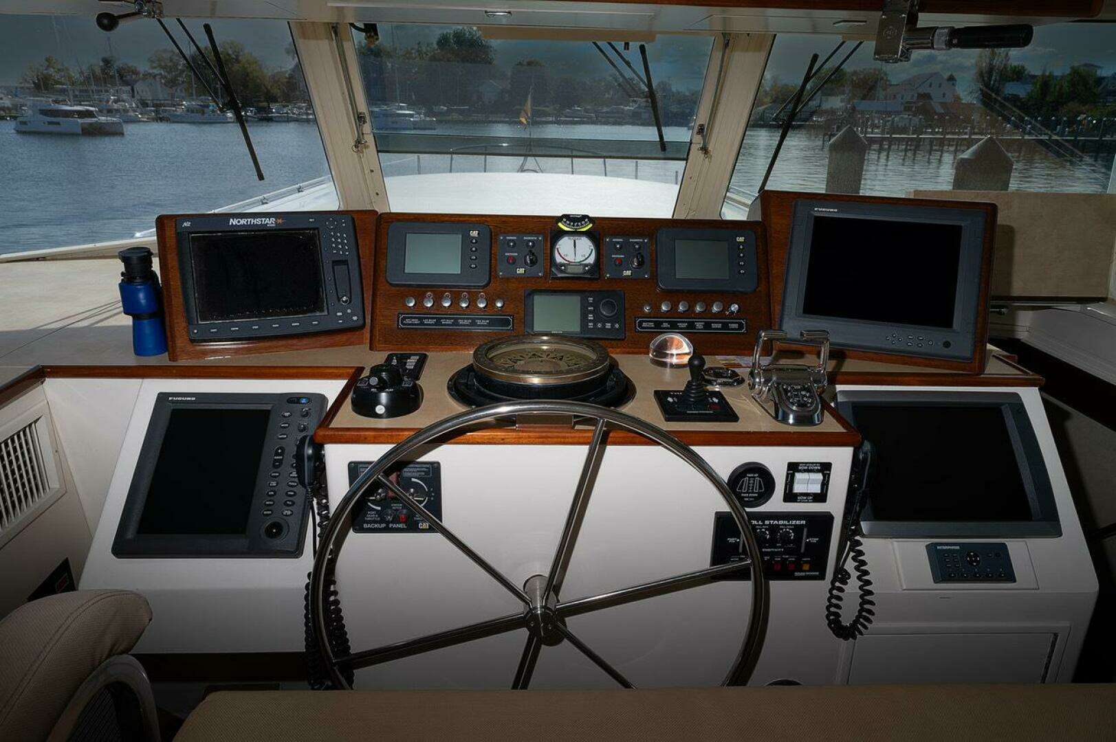 1969 Derecktor Hunt Motor Yacht - Image 9