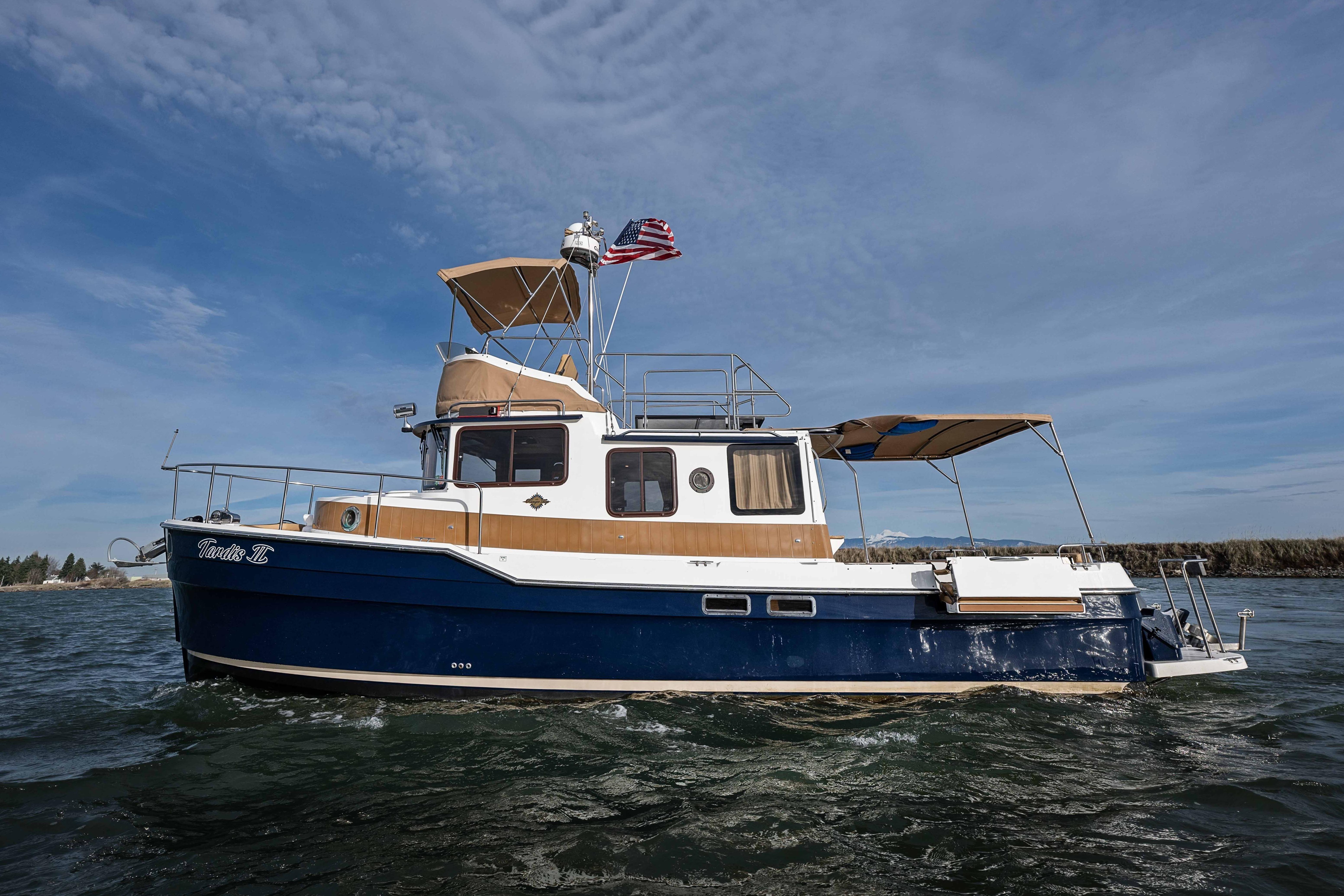 2014 Ranger Tugs R-31 CB