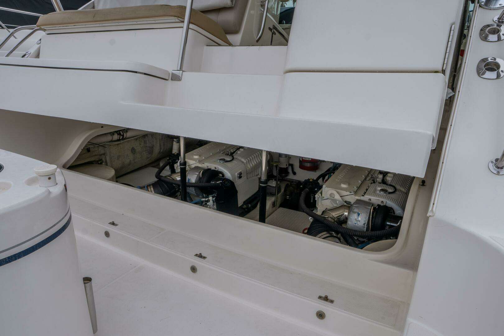 2015 Tiara Yachts 4300 Open - Image 23