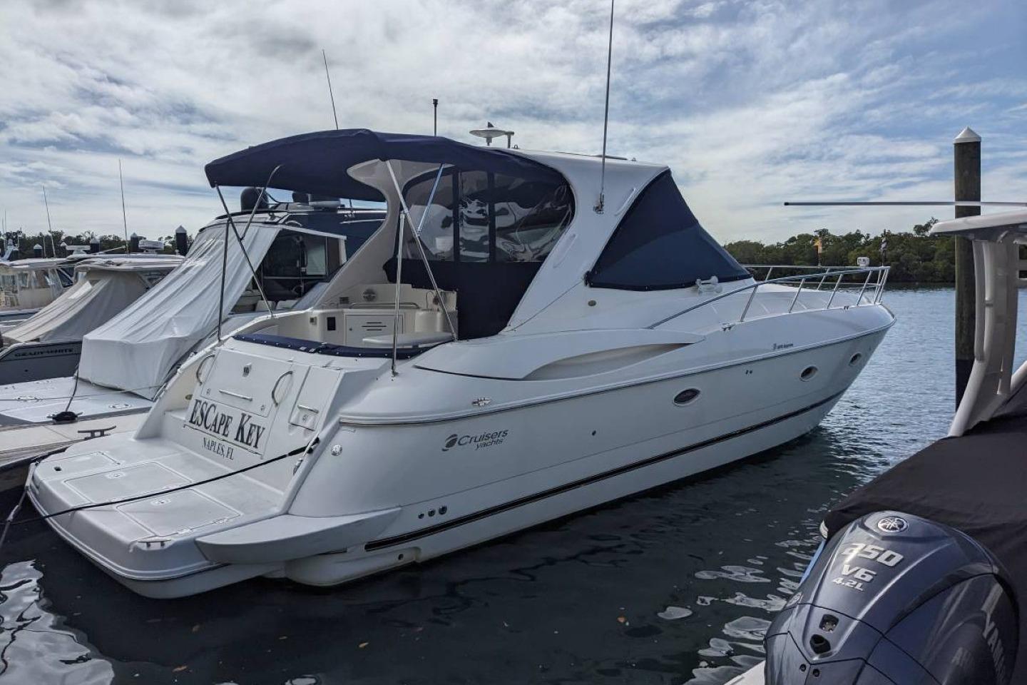 2003 Cruisers Yachts 3970 Express