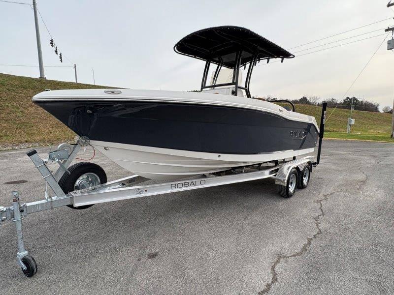2025 Robalo R202 Explorer - 28