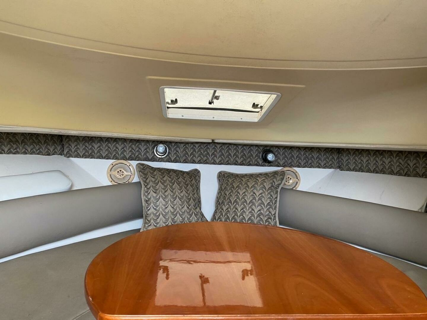 2003 Edgewater 265 Express - Image 15
