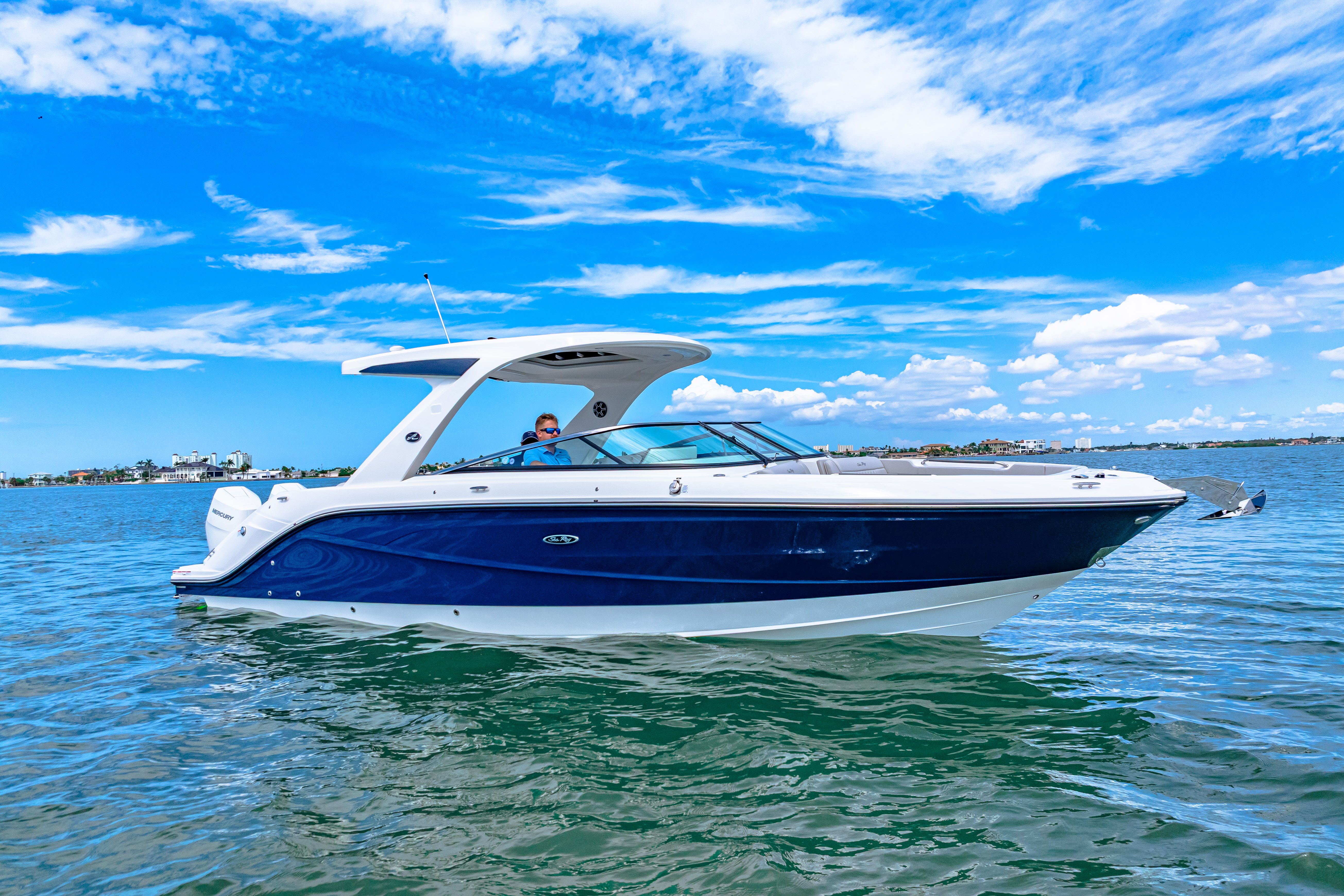 2026 Sea Ray SLX 310 Outboard