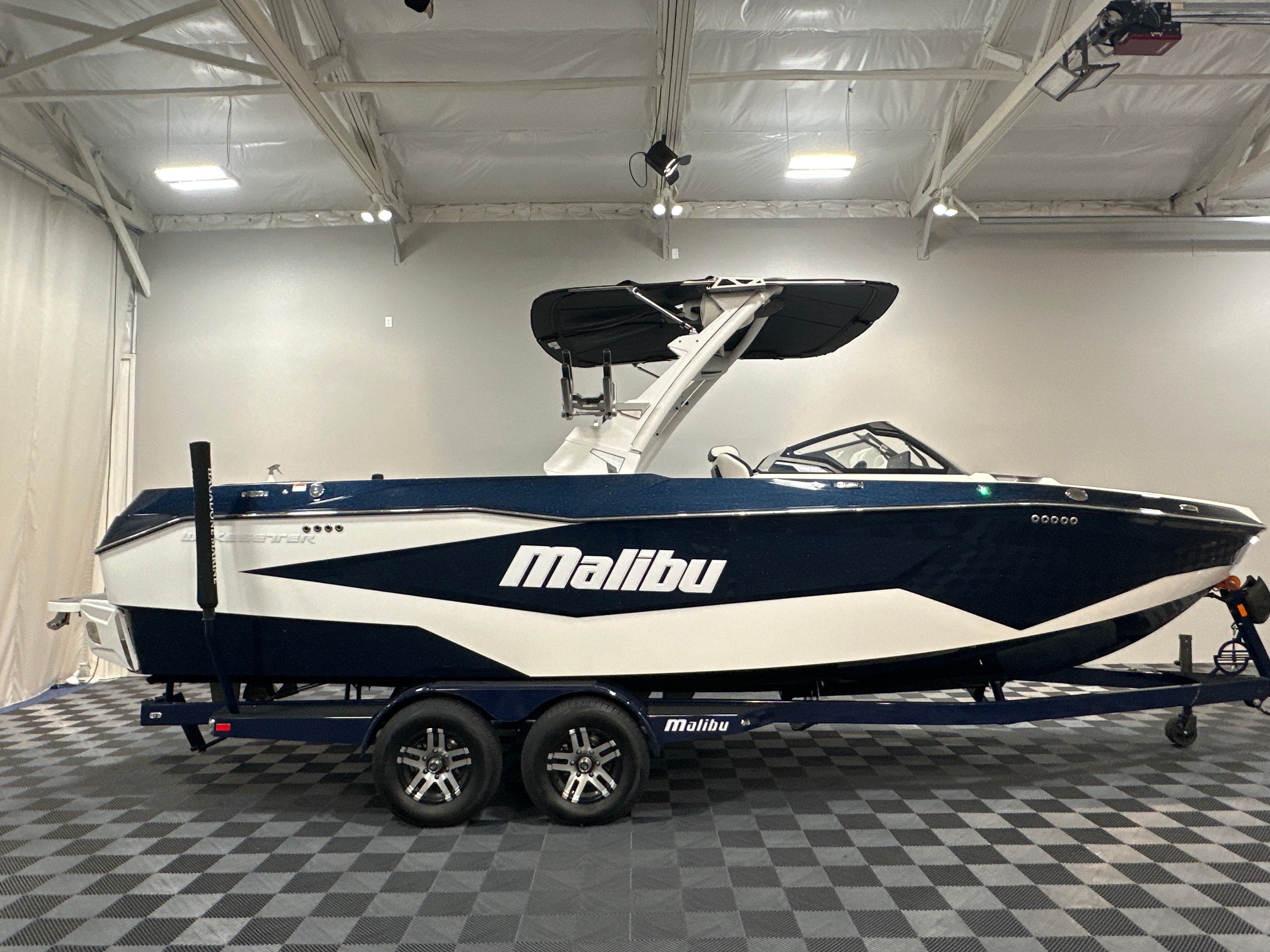 2025 Malibu Wakesetter 25 LSV
