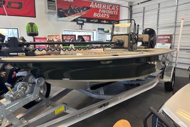 2025 Mako 18 Pro Skiff Backwater Edition