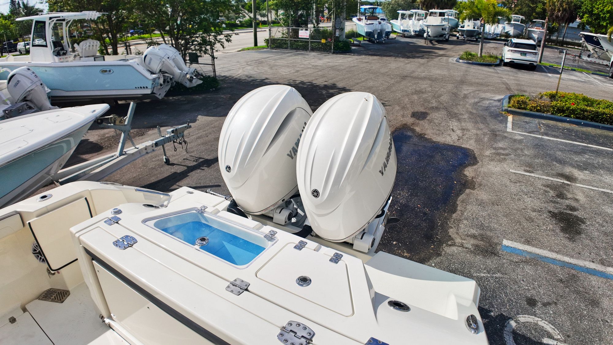 2027 Cobia 245 Center Console - 8