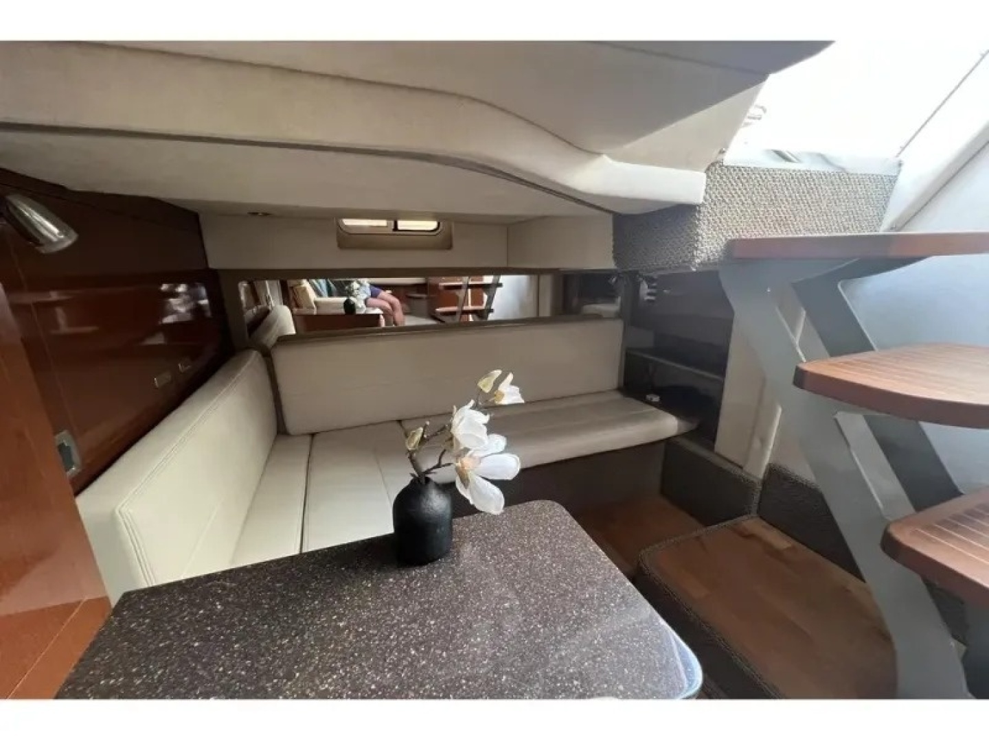 2012 Sea Ray 370 SUNDANCER - Image 20