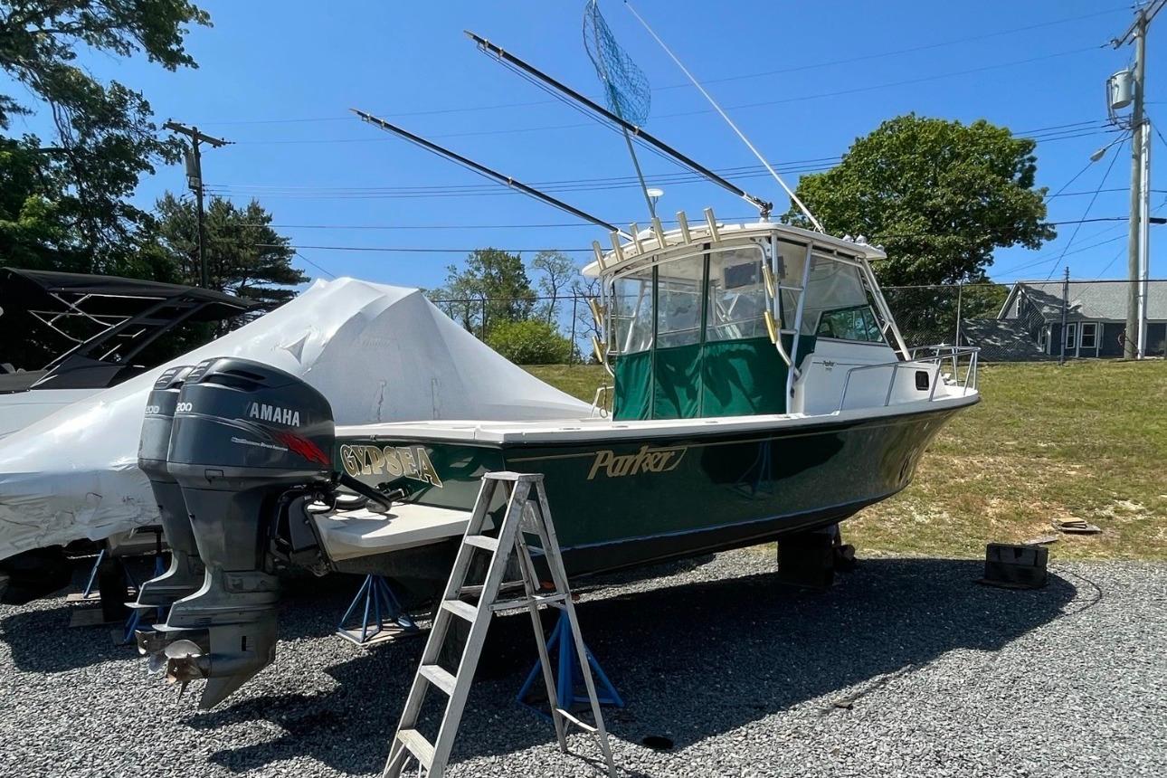 2001 Parker 2510 Deep Vee Walkaround