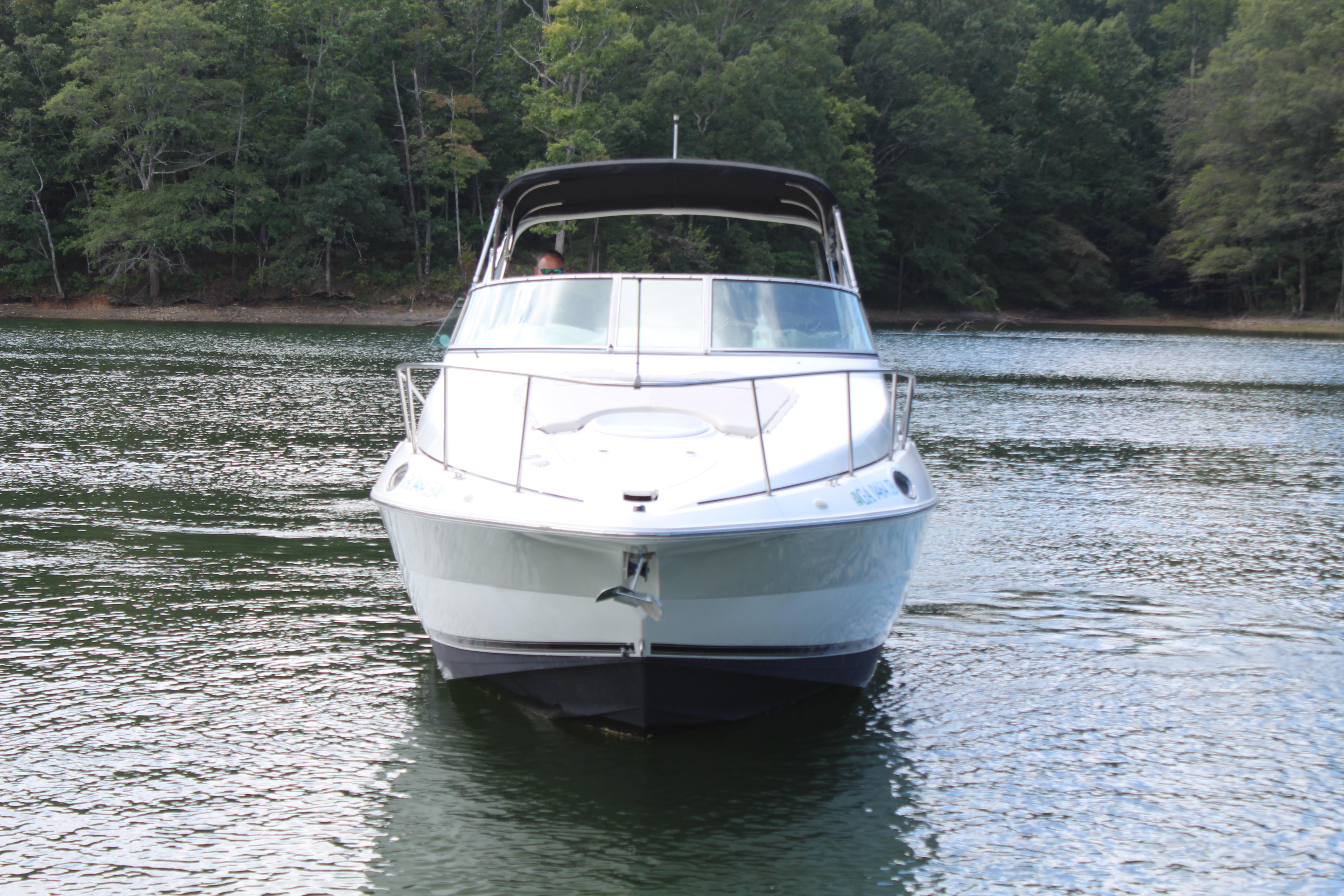 1999 Cruisers Yachts 3075 Rogue - 8