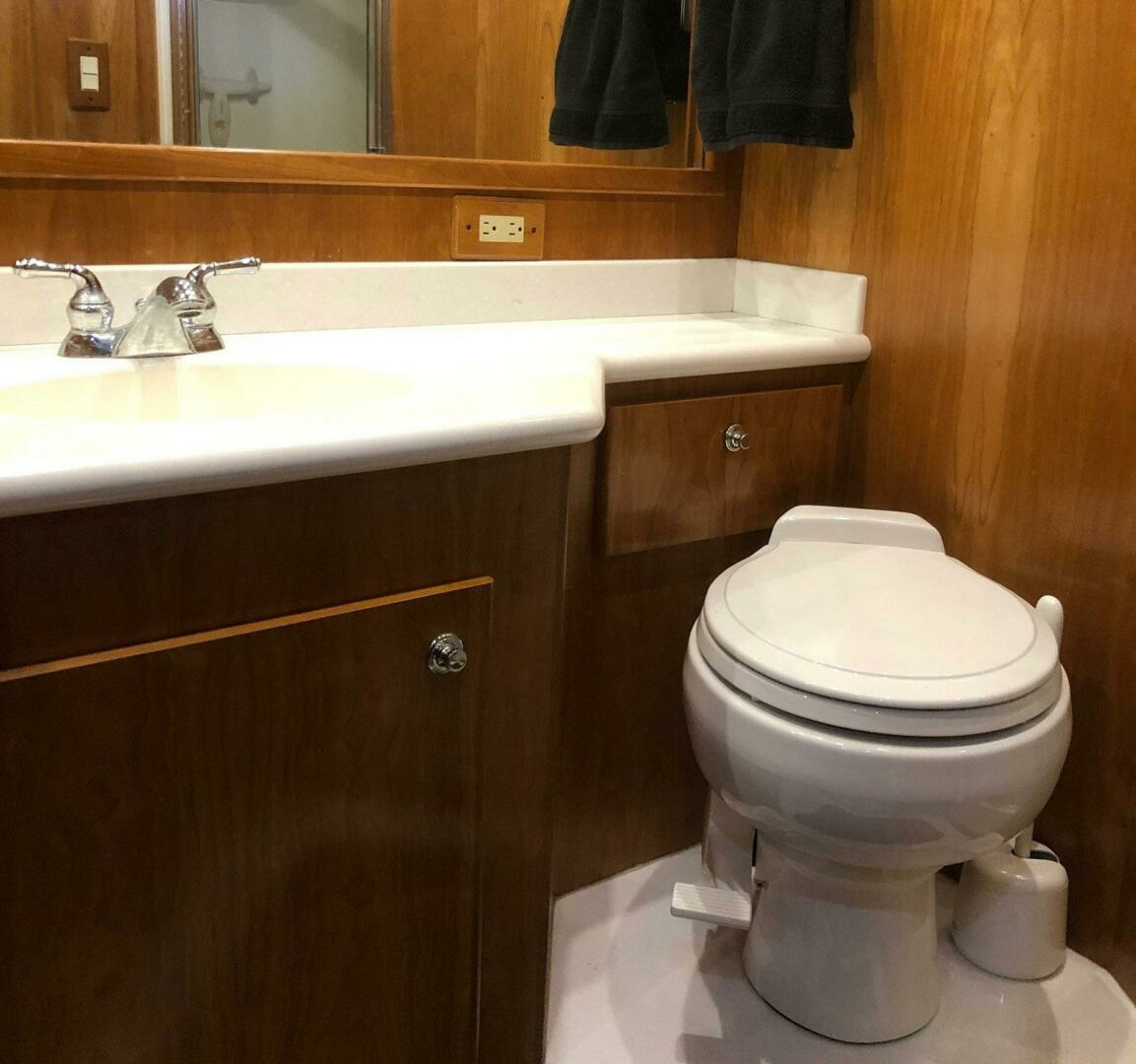 2005 Navigator 53 Classic PH - Image 20