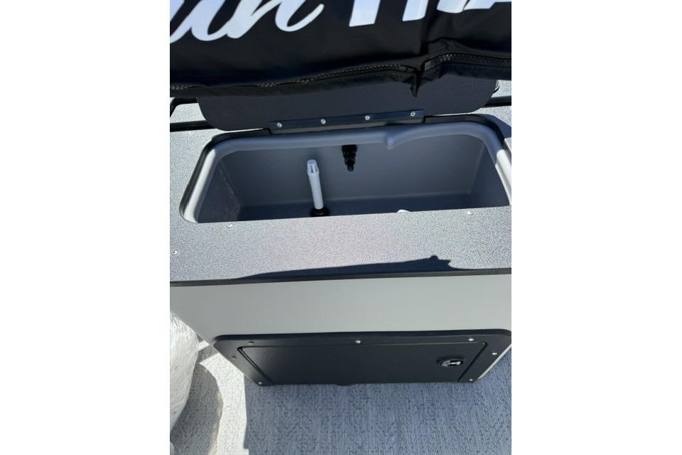 Livewell compartment on 2026 Sun Tracker Fishin' Barge 20 DLX pontoon boat.