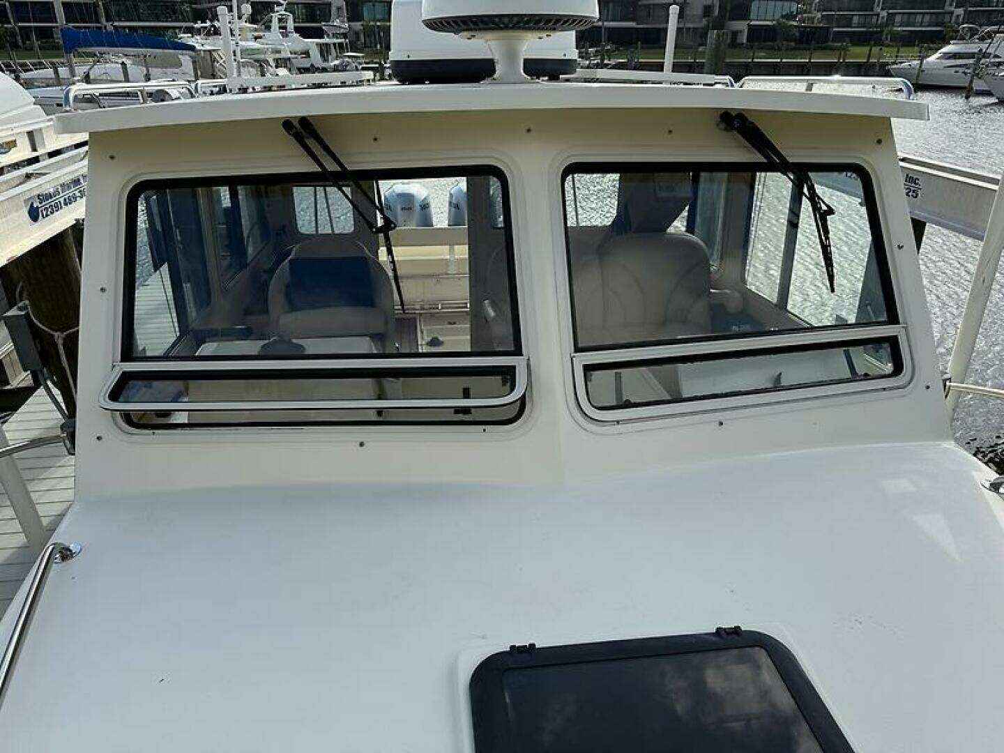 2018 Islander 27 Islander Hardback - Image 16