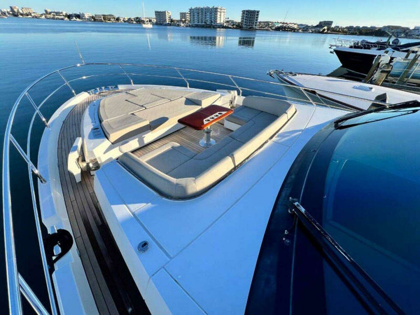 2020 Fairline Squadron - Image 3