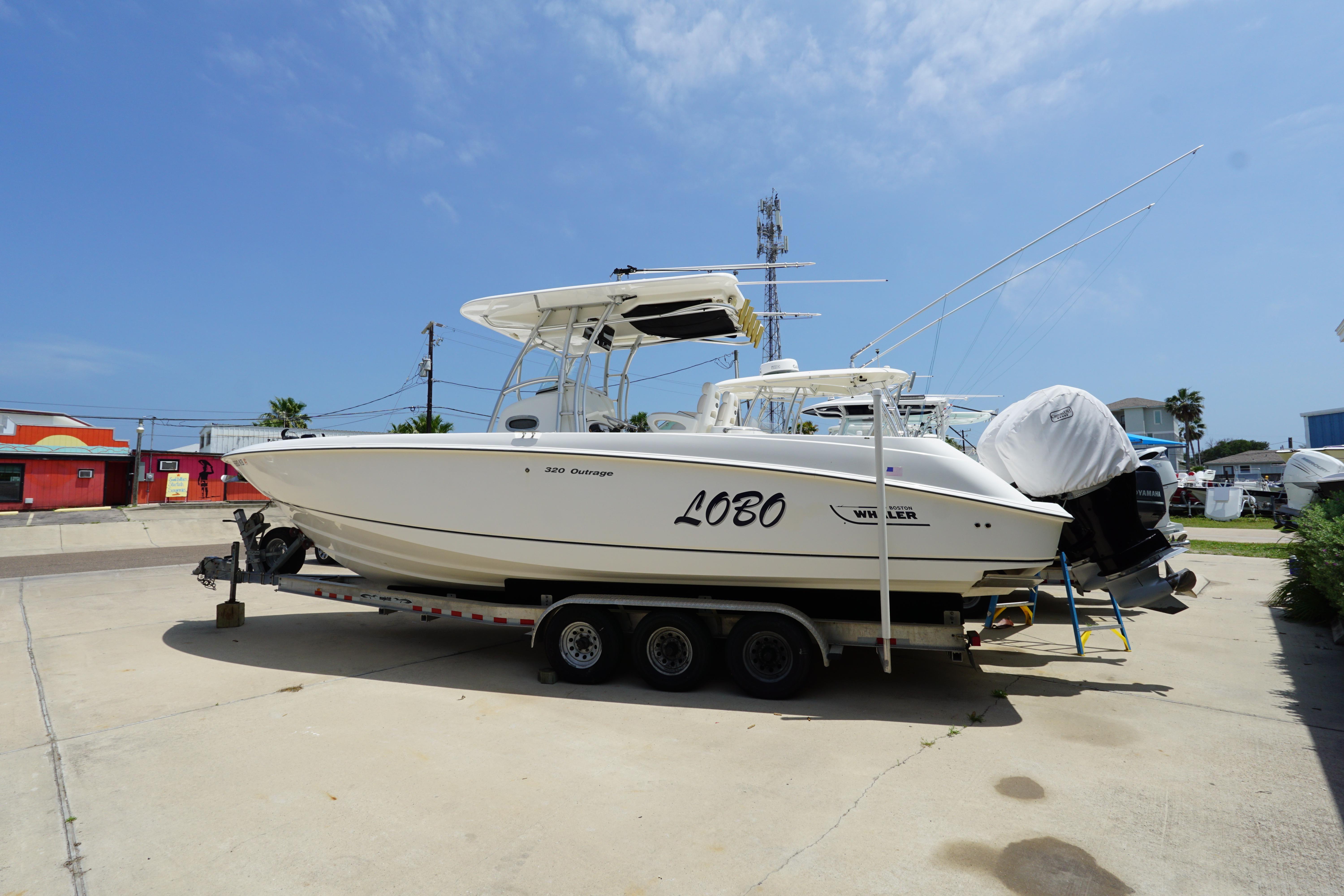 2004 Boston Whaler 320 Outrage