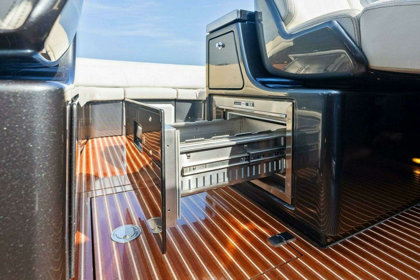 2017 Riva Rivamare - Image 14