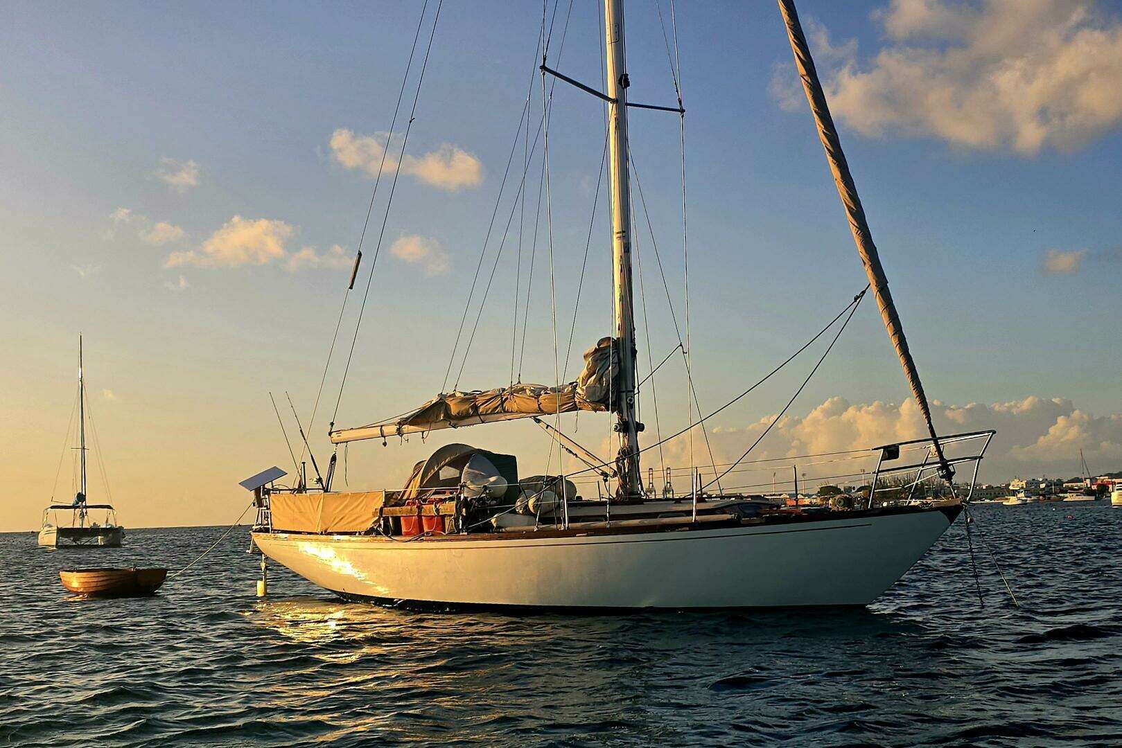 1963 Camper & Nicholsons 36 - Image 3
