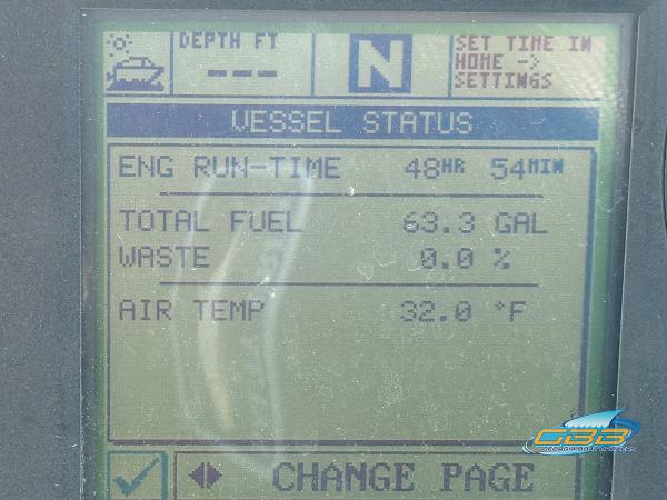 Display screen showing vessel status of 2008 Sea Ray 270 SLX boat.