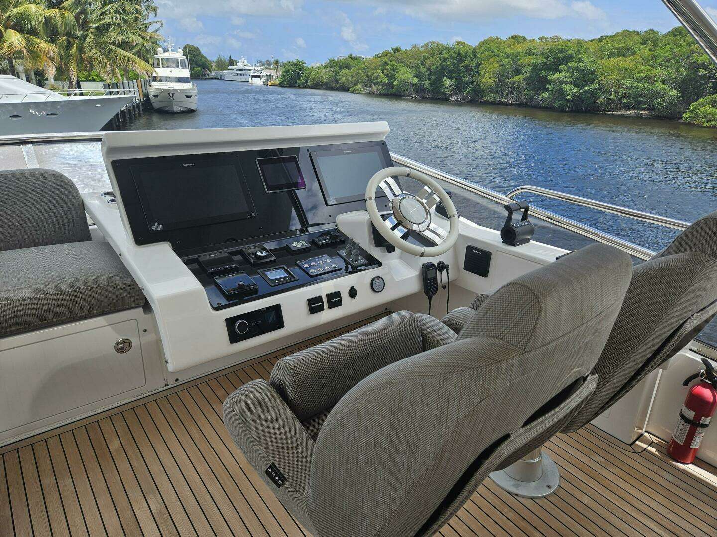 2022 Azimut 66 - Image 24