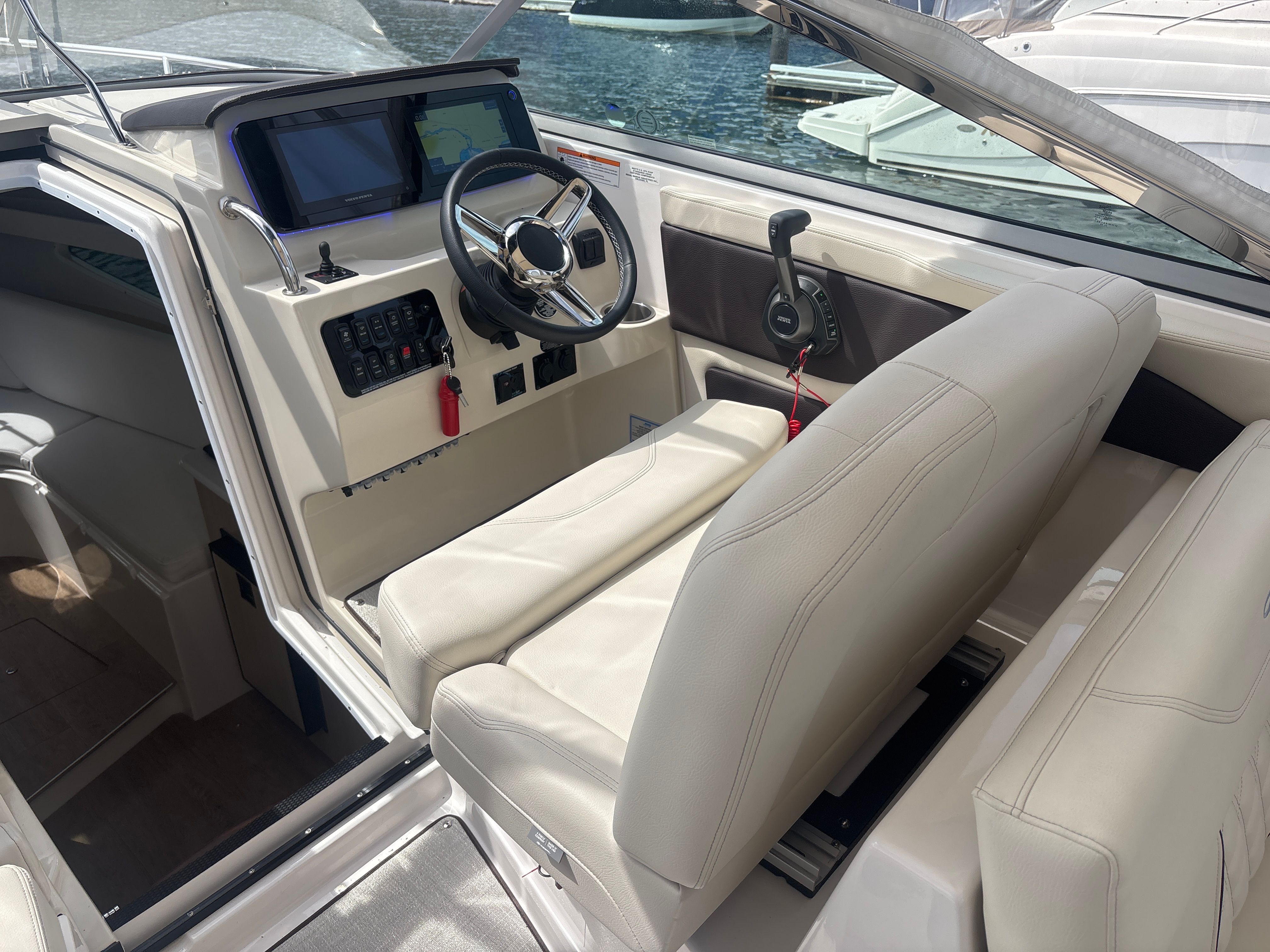 2025 Regal 28 Express - 8