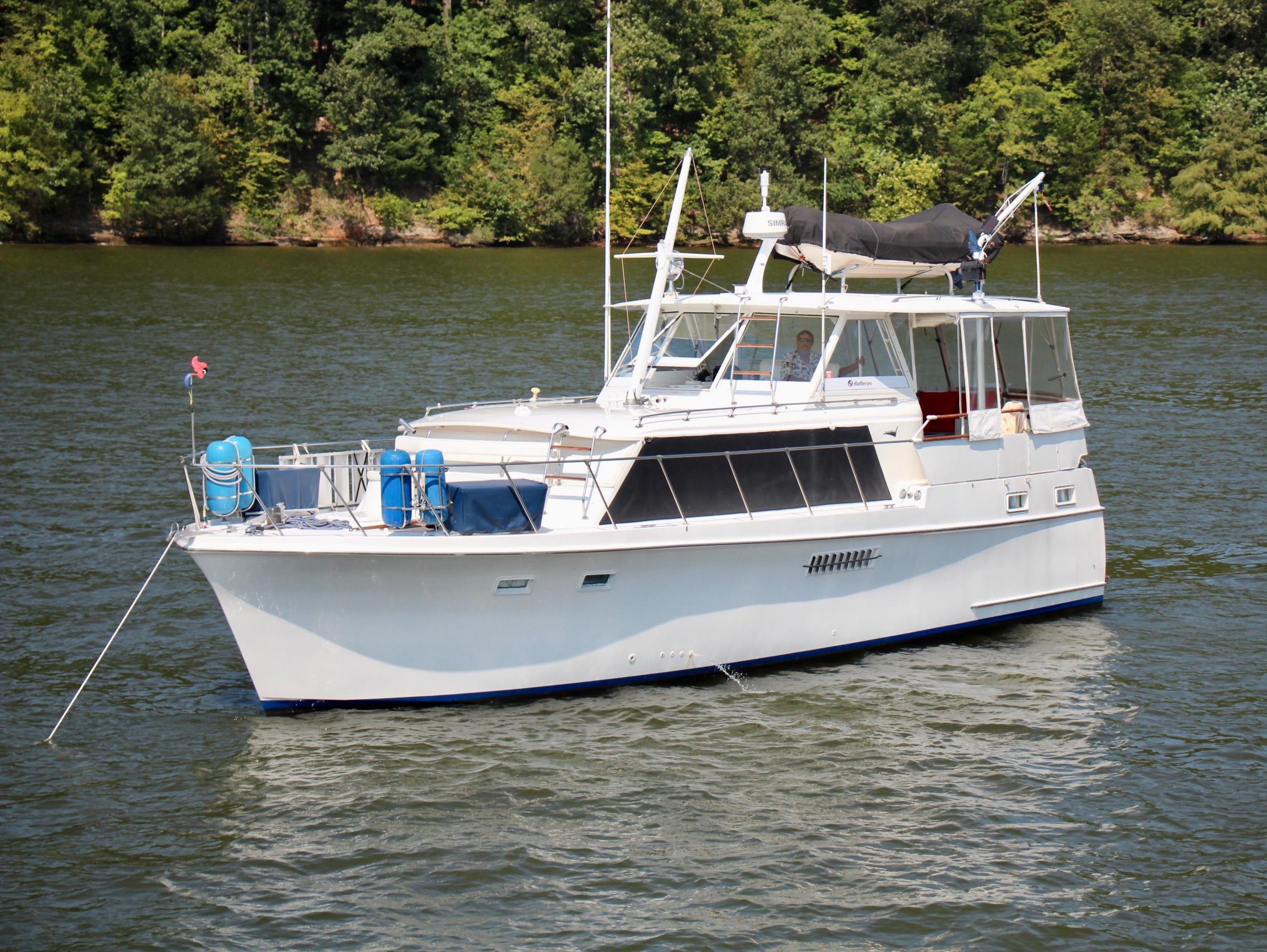 1969 Hatteras 41 Twin Cabin