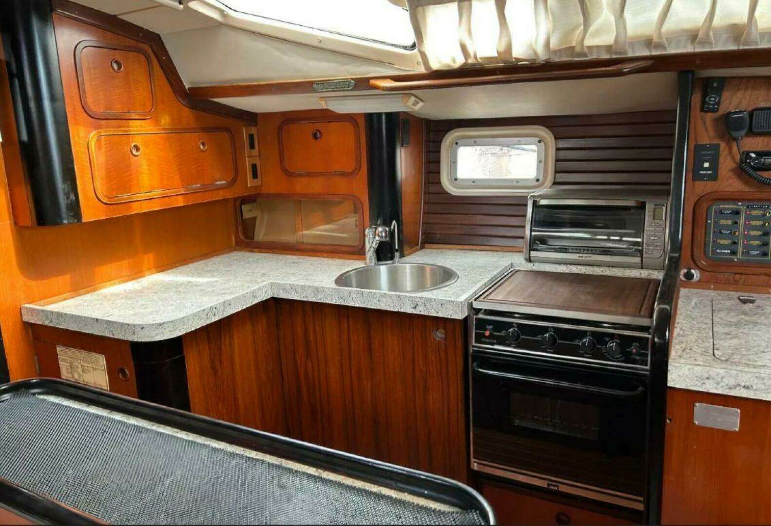1991 Beneteau Oceanis 50 - Image 21