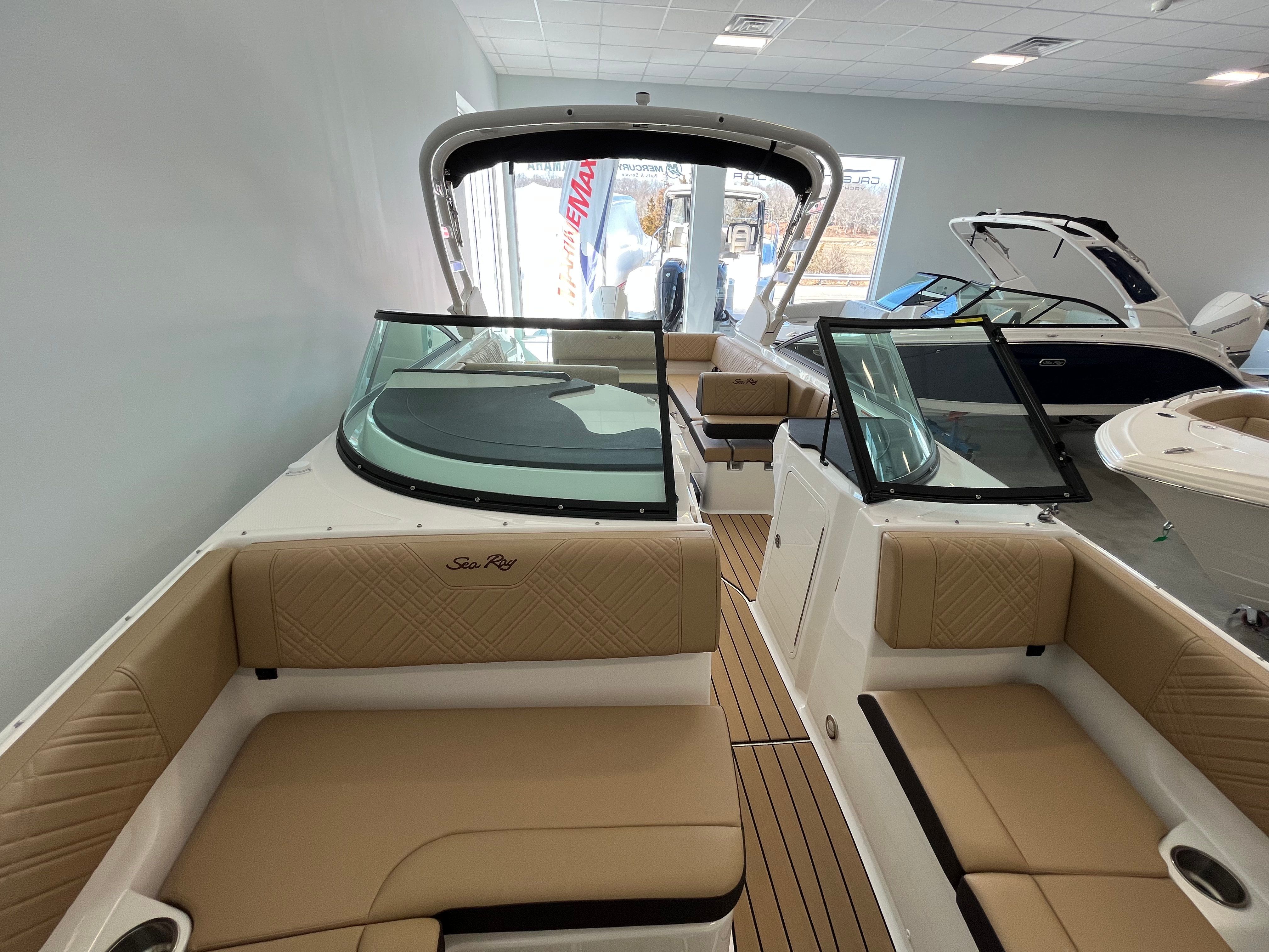 2026 Sea Ray SDX 270 Outboard - 19