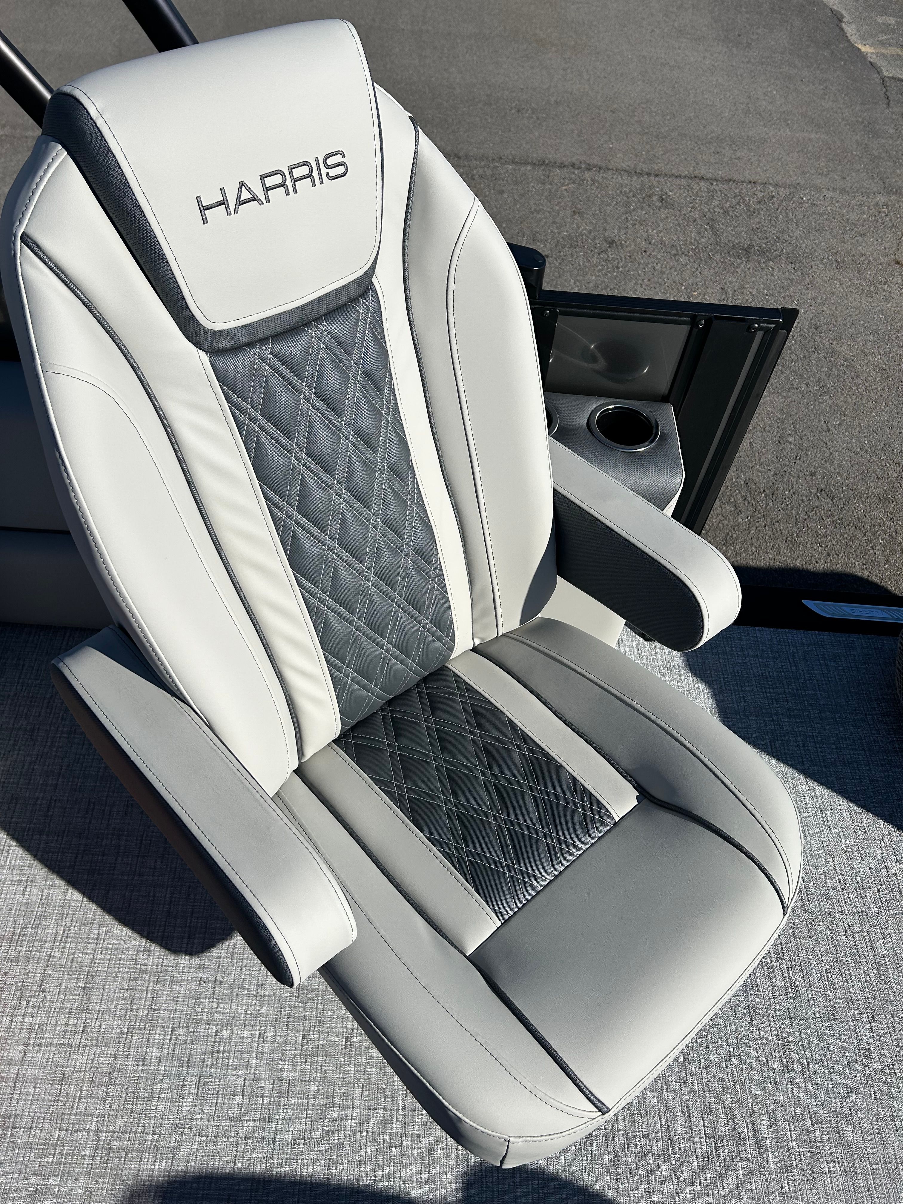 2026 Harris Cruiser 250 LUX - 13