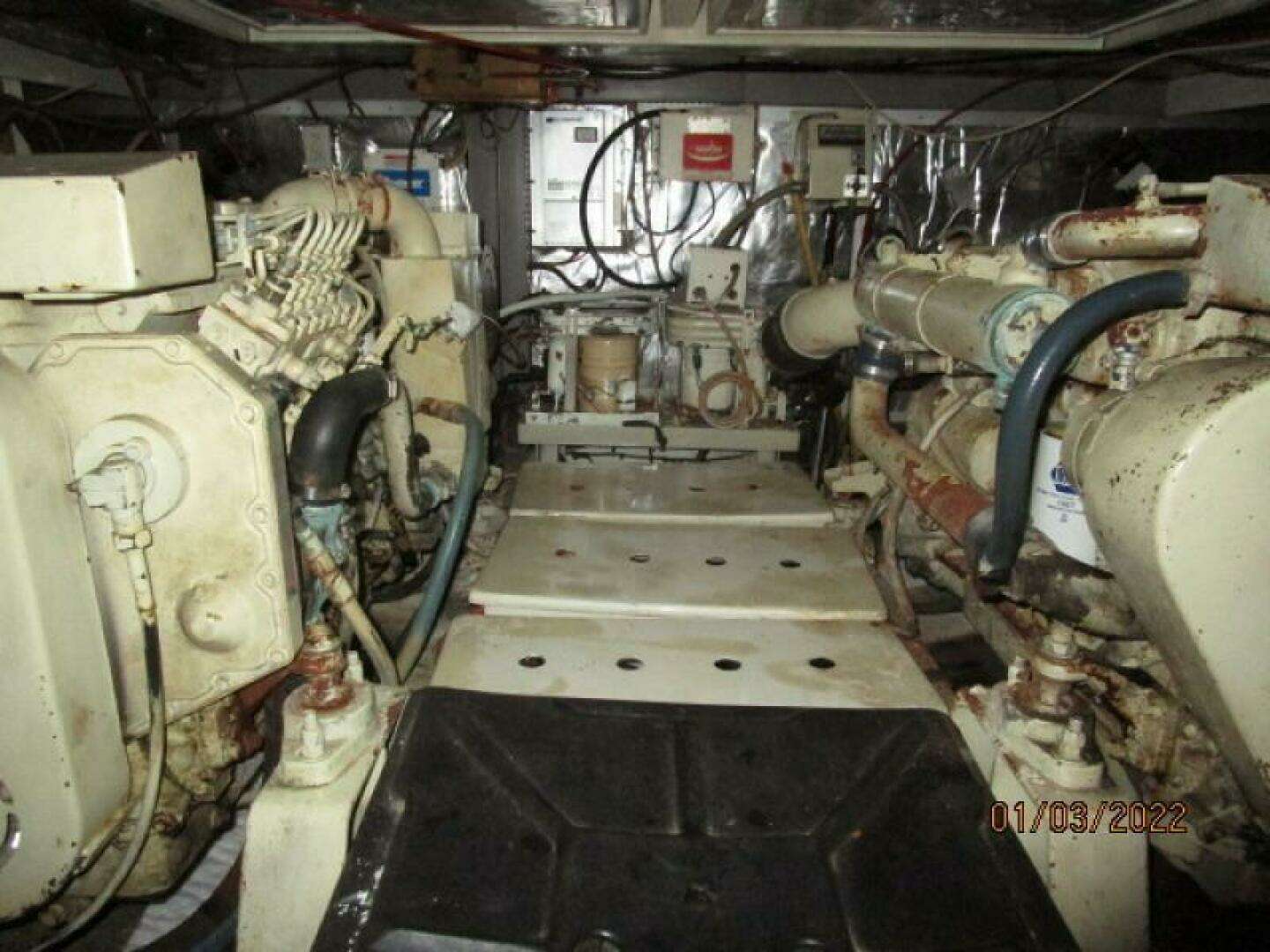 1990 Jefferson 43 Sundeck - Image 40