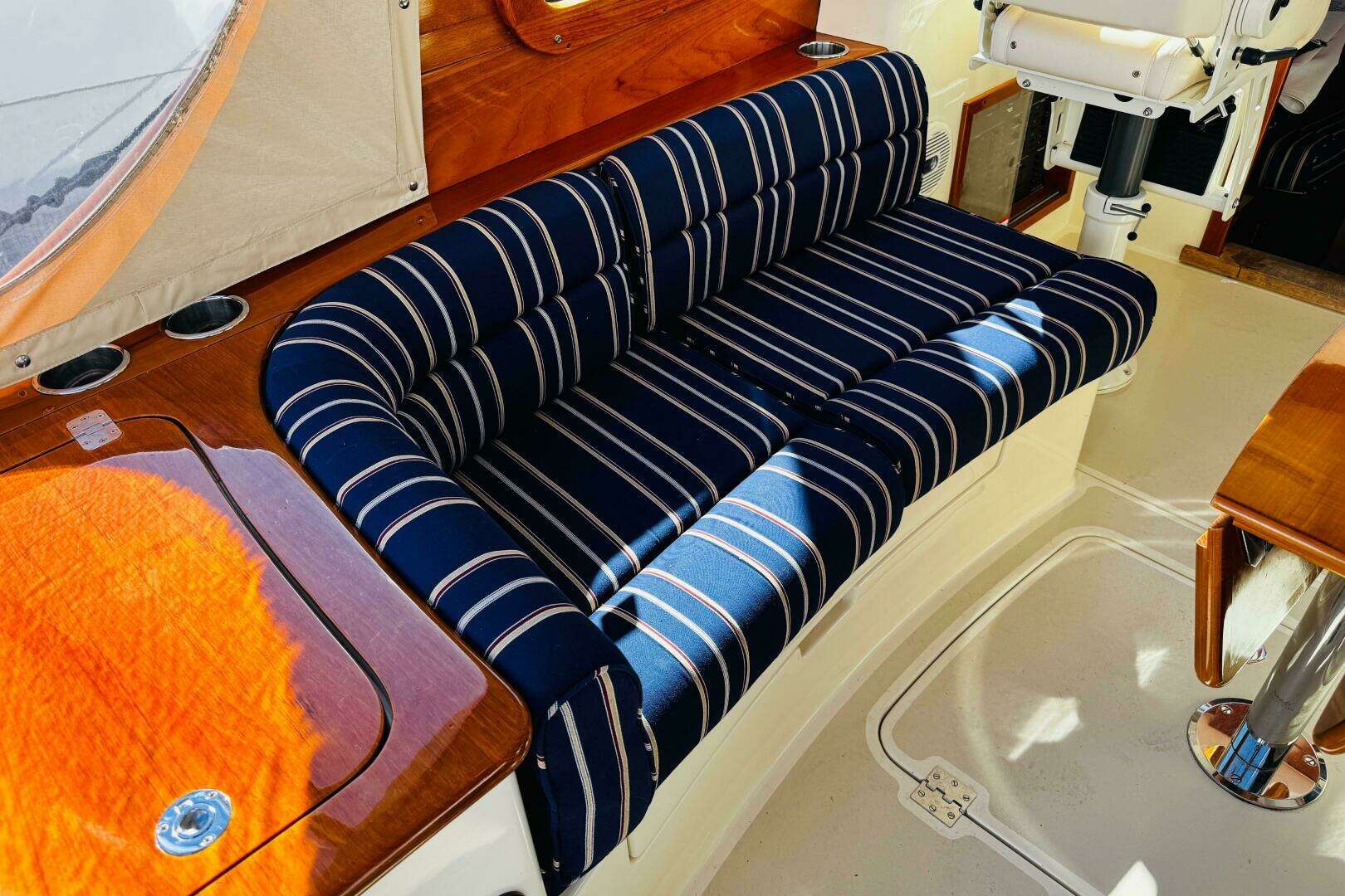 2012 Hinckley Picnic Boat MKIII - Image 36