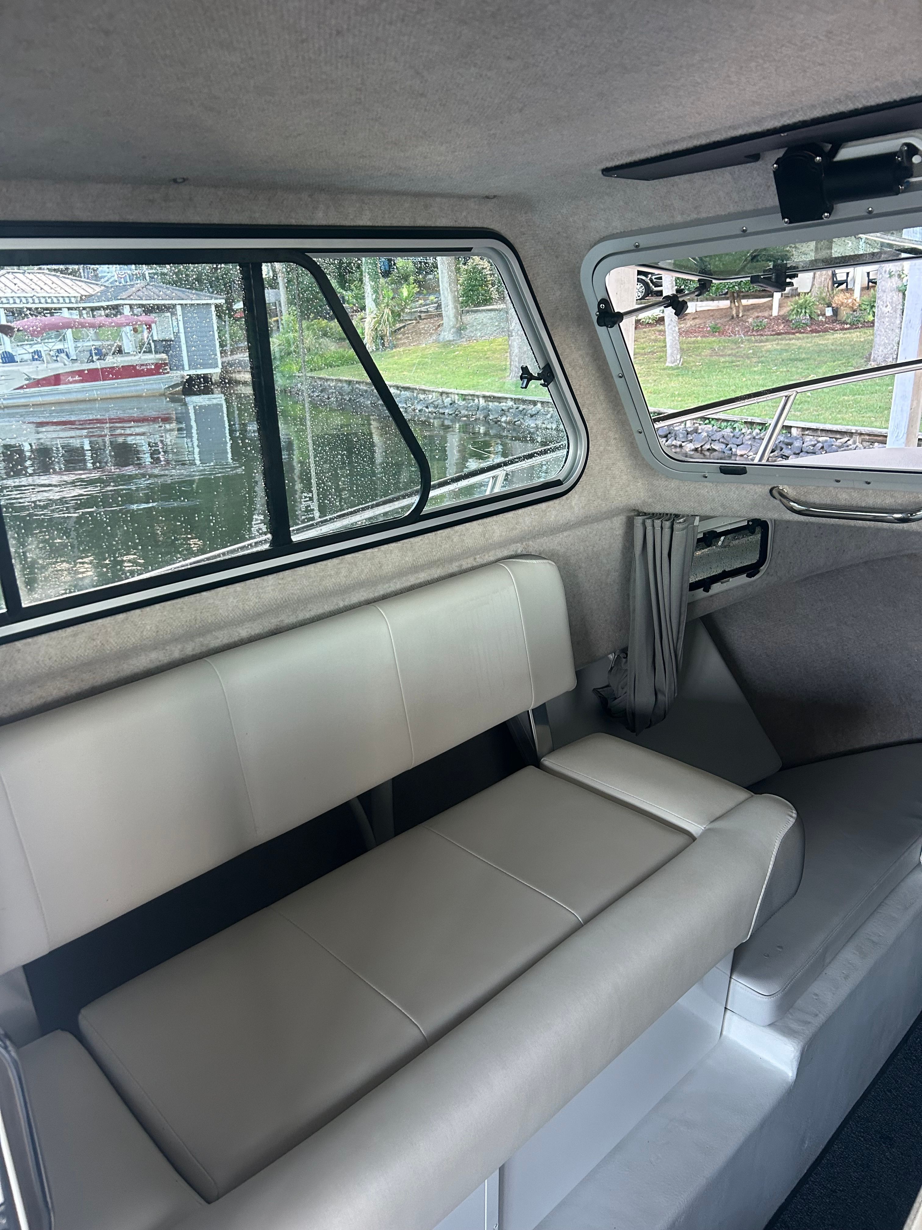 2020 Parker 2320 Sport Cabin - 18
