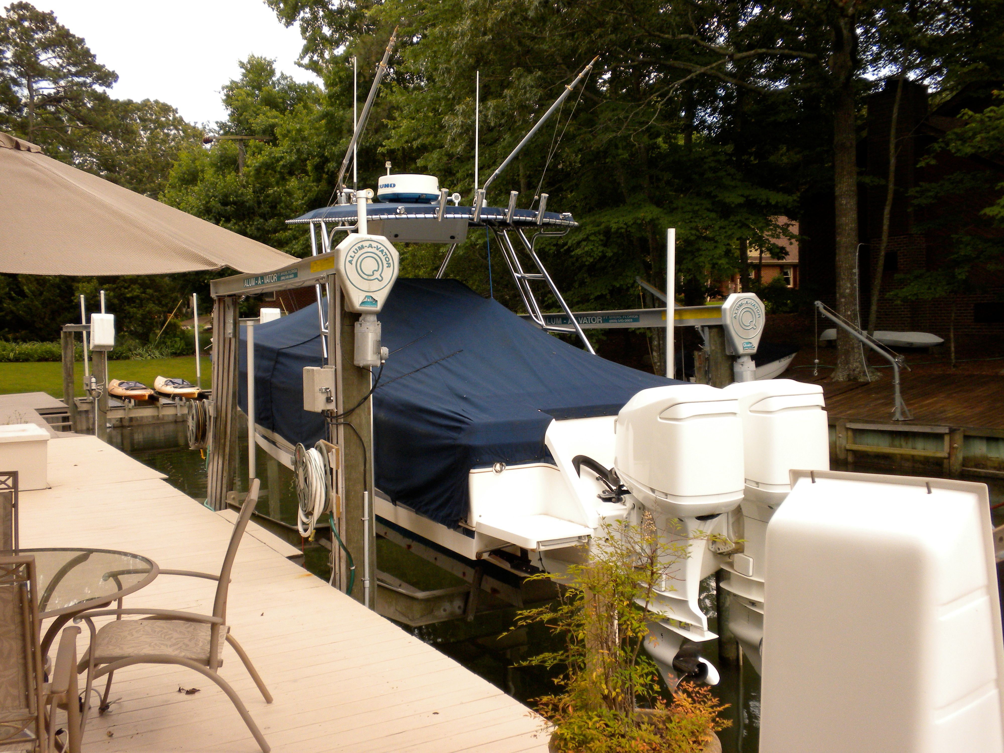 2001 Intrepid 322 Cuddy - 8