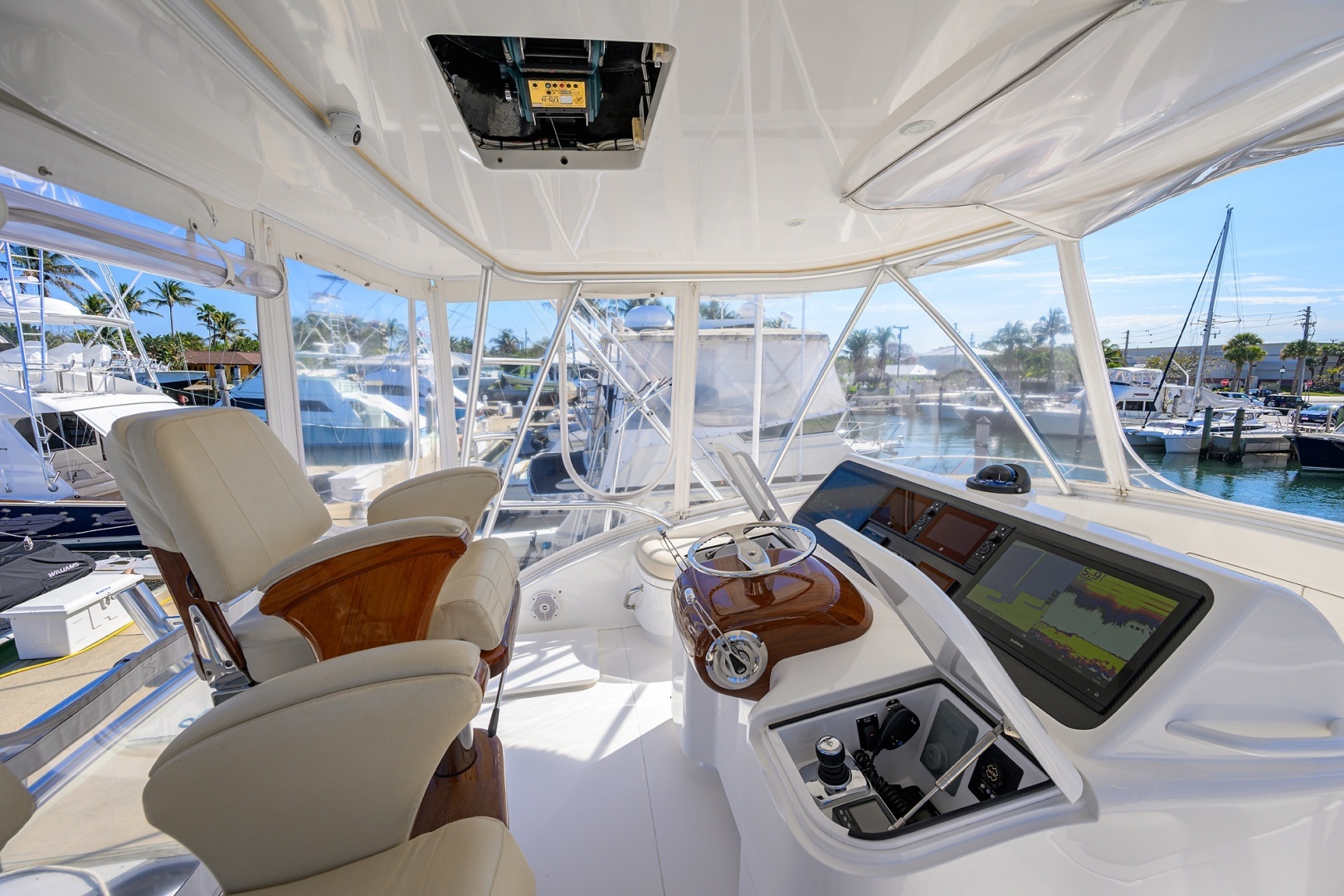 2015 Viking 42 Convertible - Image 23