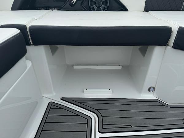 2018 Monterey 258 Super Sport boat interior seating and flooring detail.