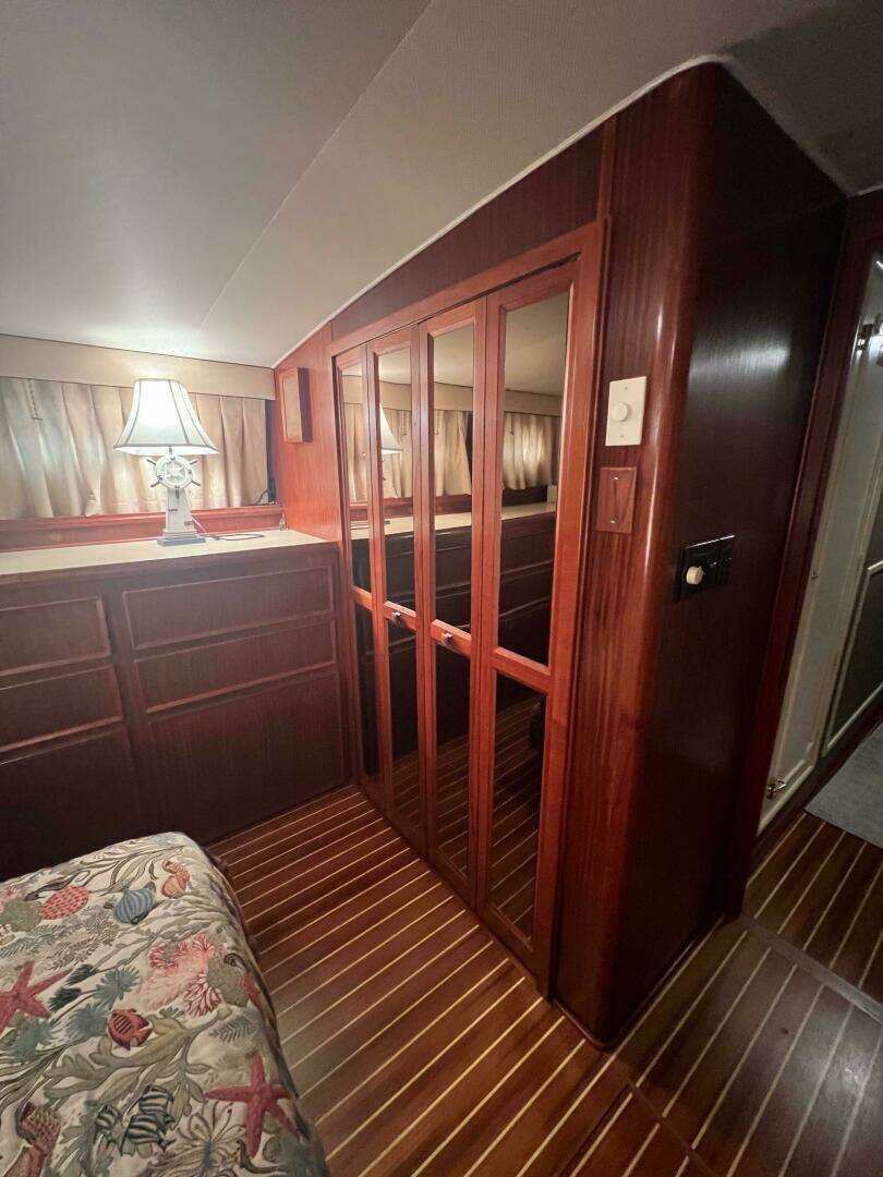 1984 Hatteras 61 CPMY - Image 73
