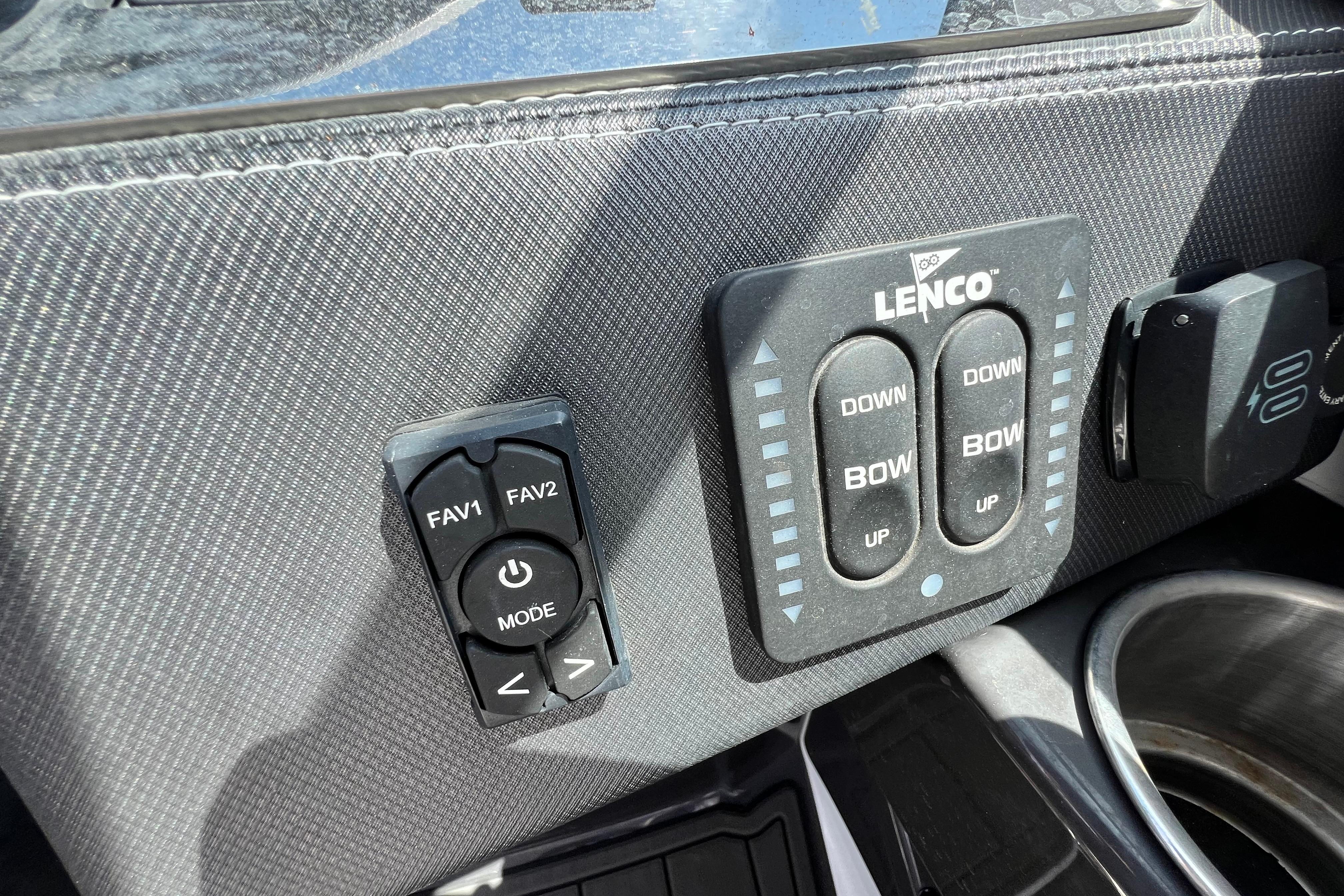 Control panel of a 2015 Monterey 268SS Super Sport boat with Lenco trim tabs.
