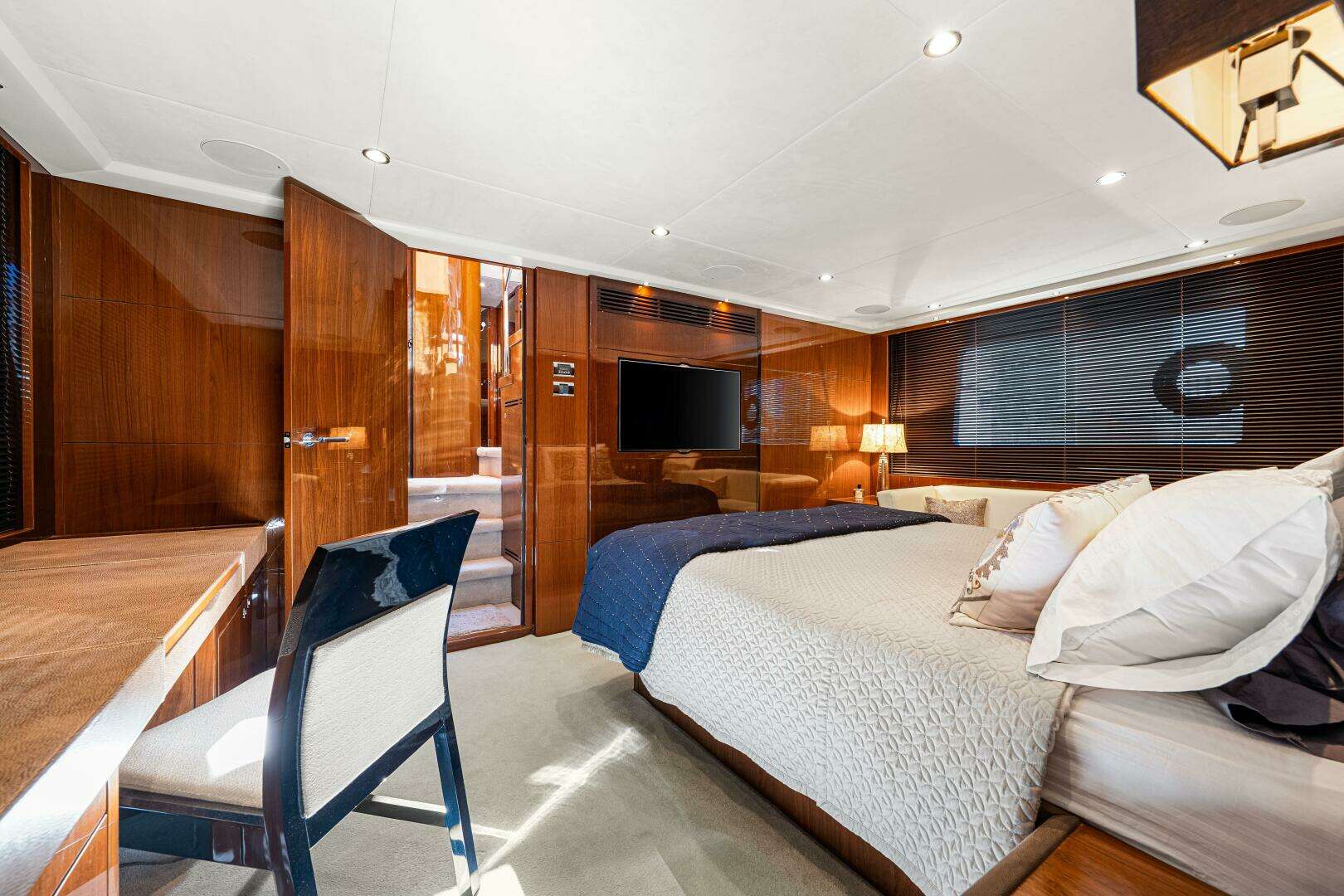 2014 Princess Y72 - Image 139
