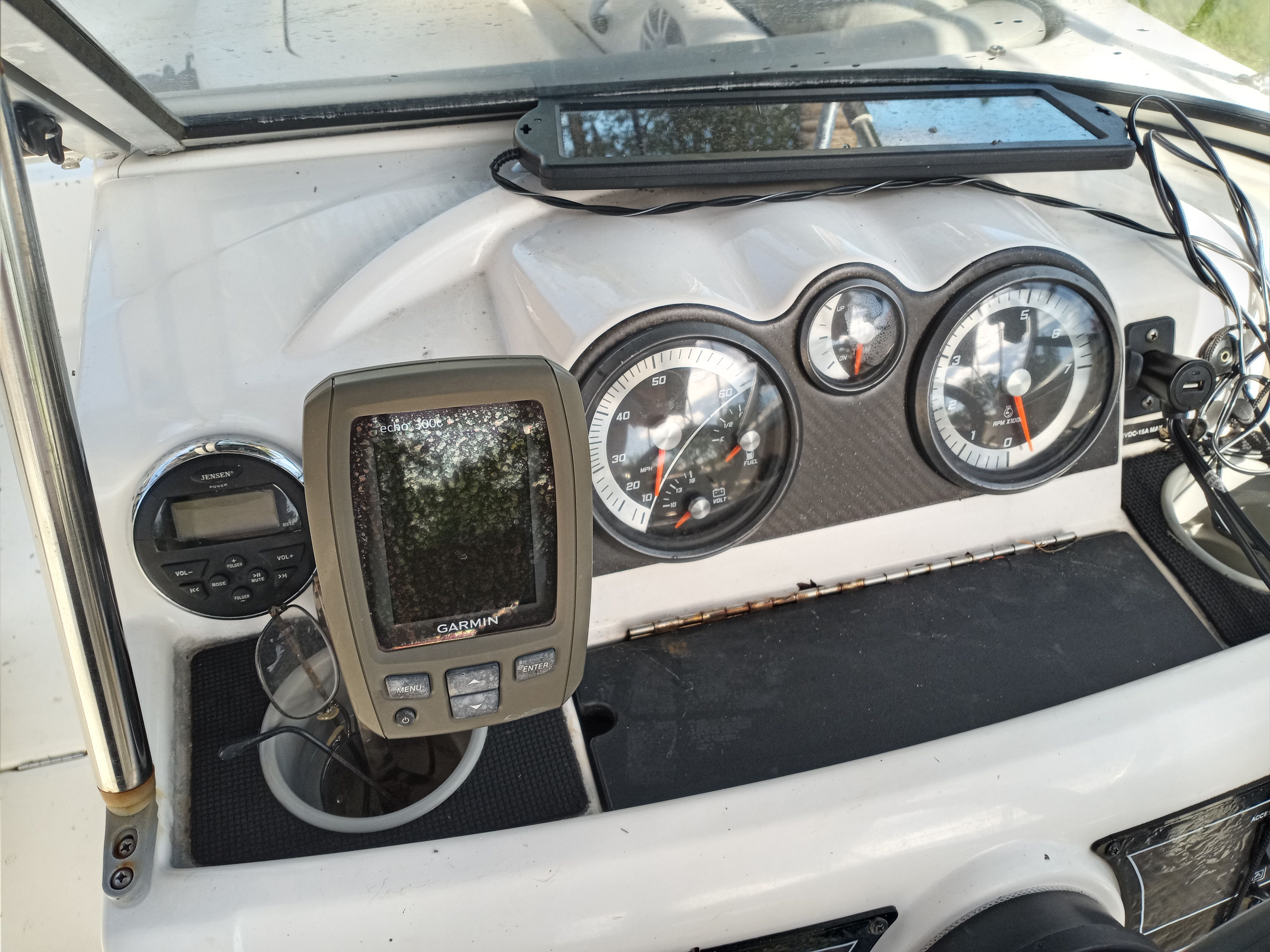 2013 Bayliner Deck Boat - 4