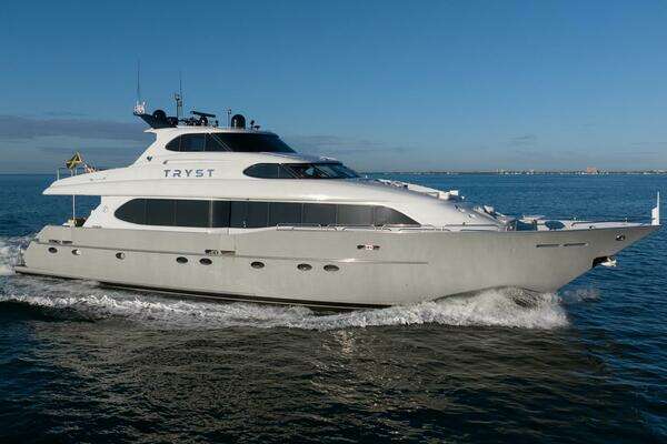 2002 Lazzara Yachts
