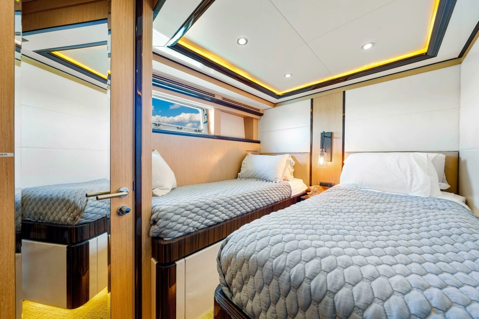 2010 Ocean Alexander 83 Motor Yacht - Image 39